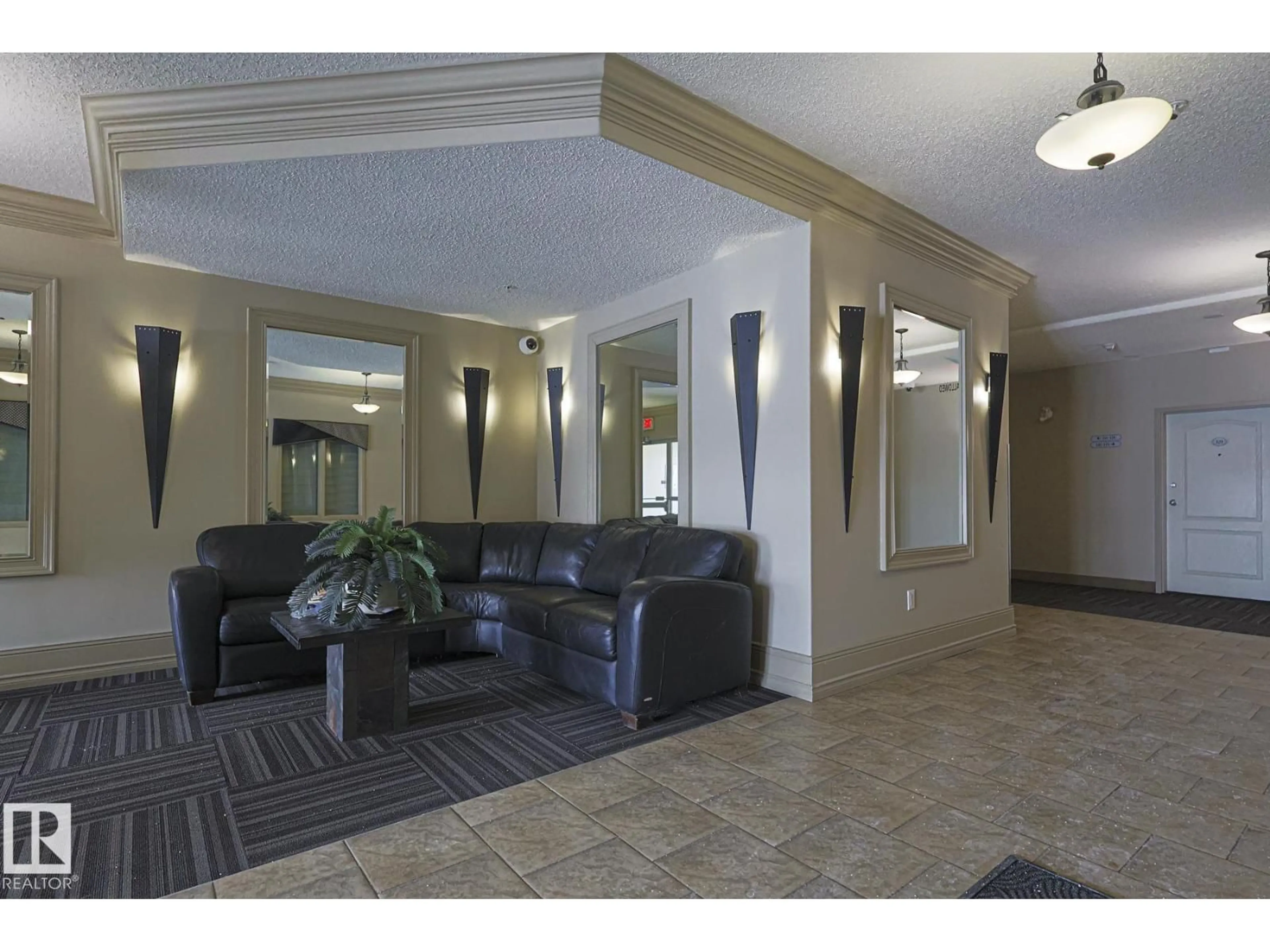 Lobby for 431 16807 100 AV, Edmonton Alberta T5P4Z6