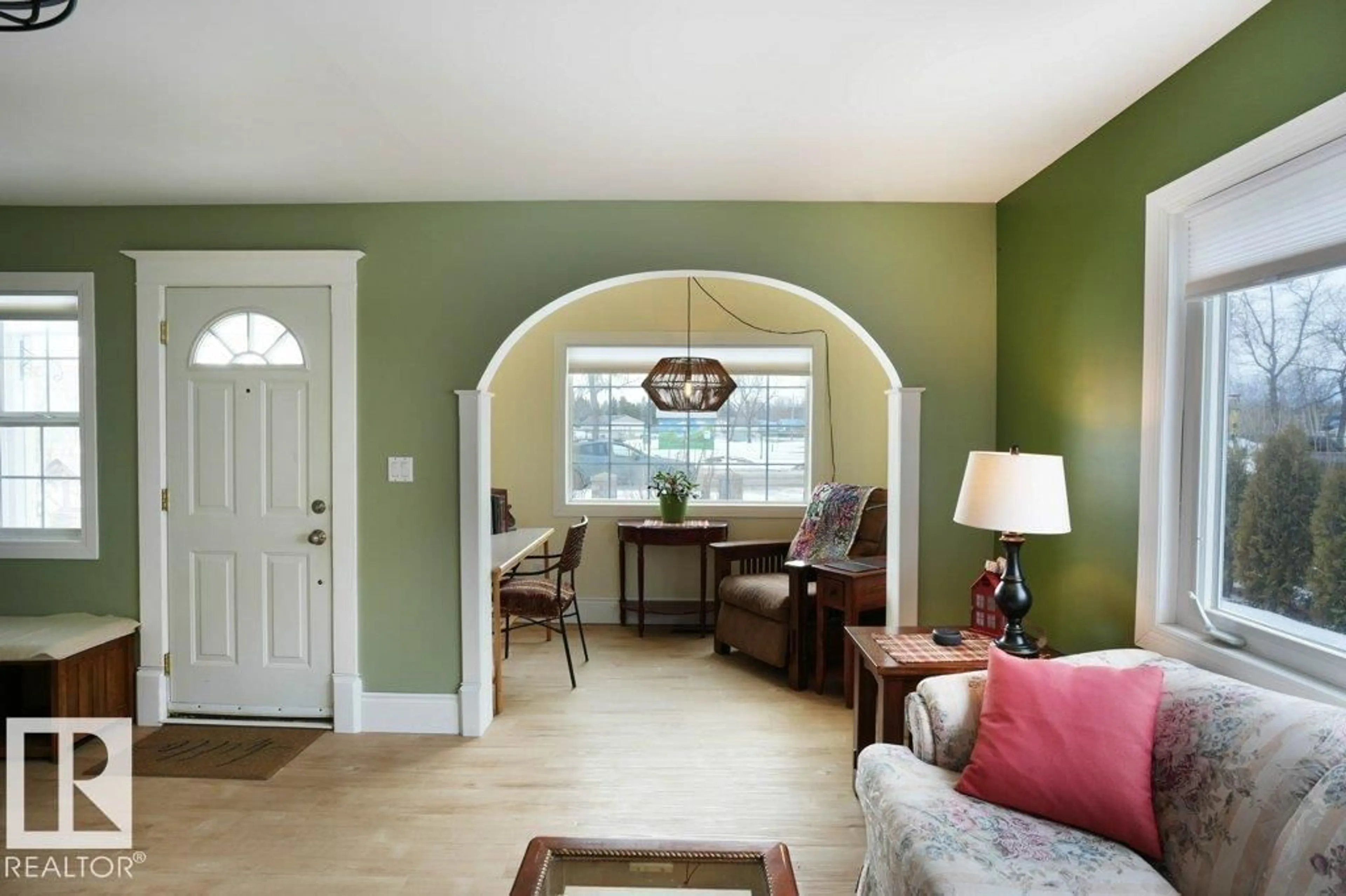 Indoor entryway for 5016 52 AV, Warburg Alberta T0C2T0