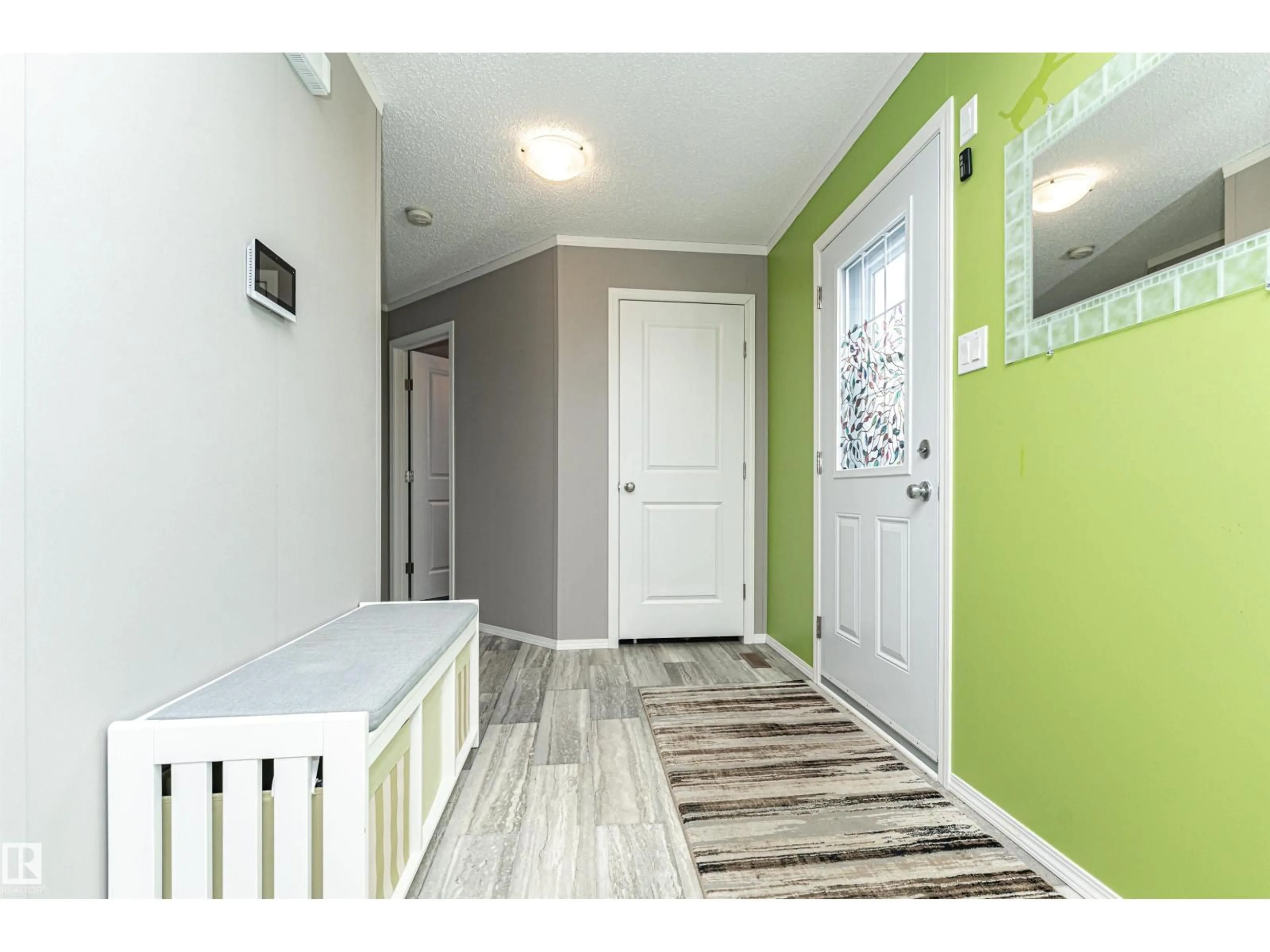 Indoor entryway for 6 ASPEN AV, Morinville Alberta T8R2P7