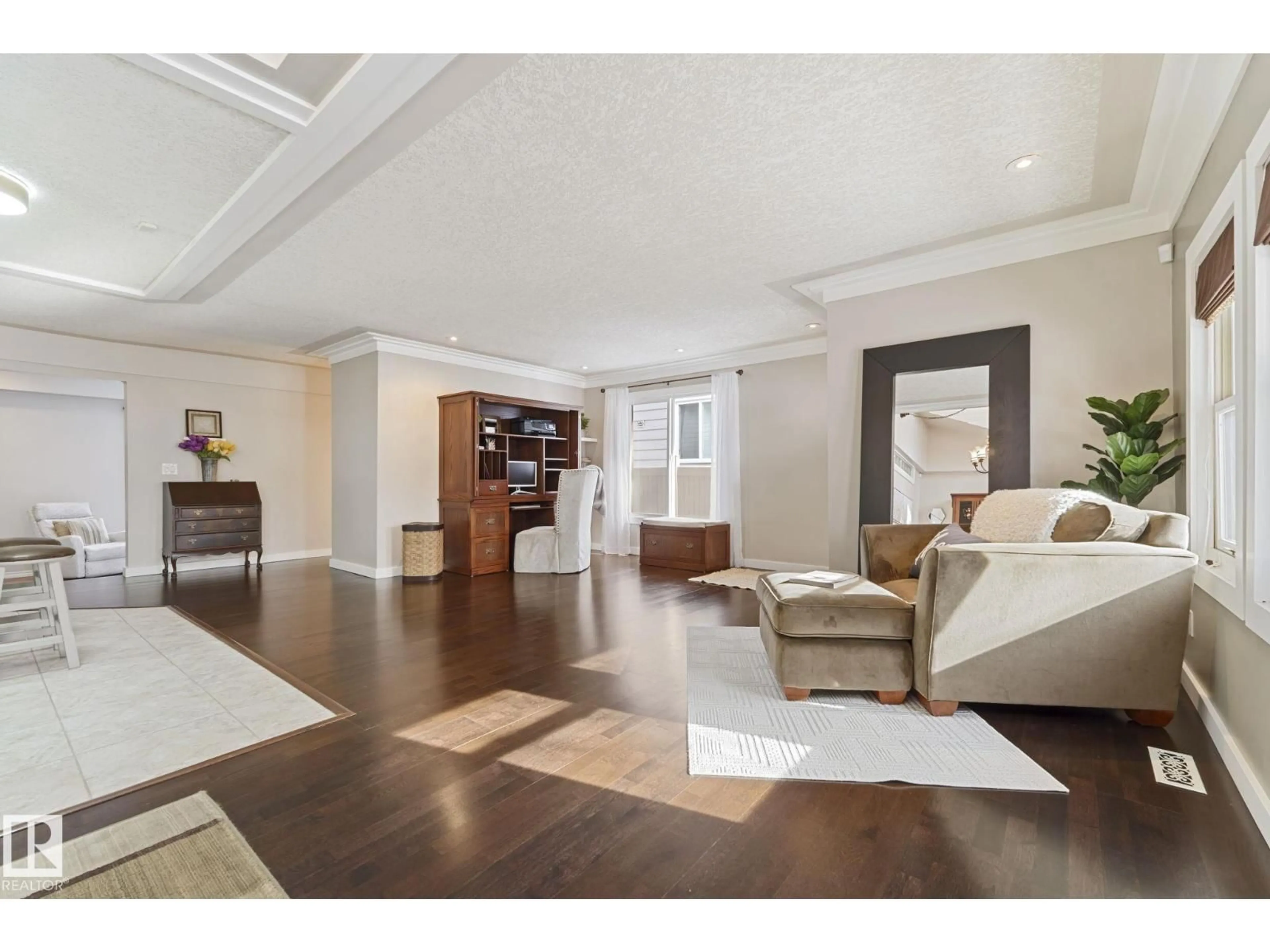 Unknown for 14620 104 AV, Edmonton Alberta T5N0X4