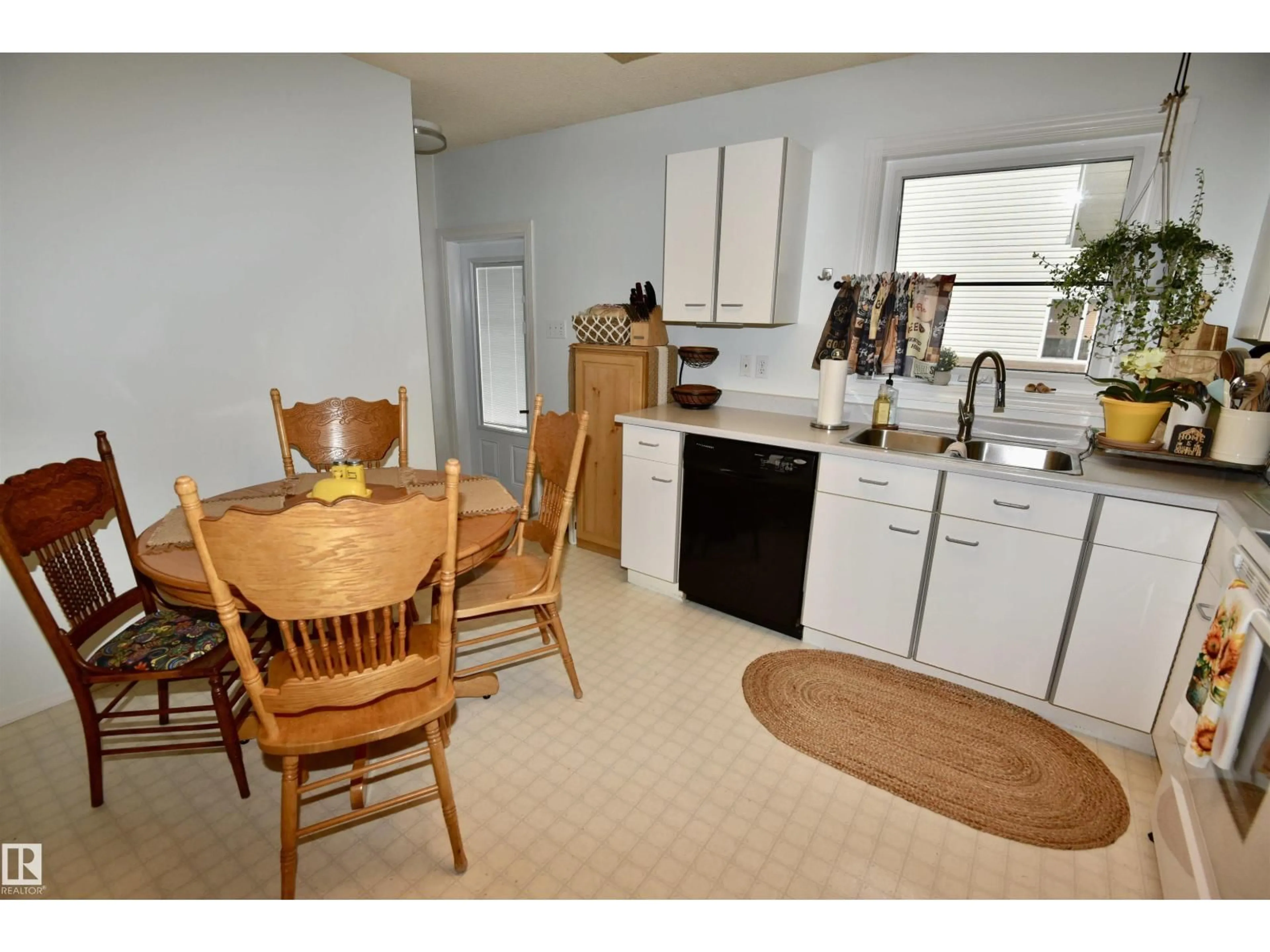 Standard kitchen, unknown for 12215 63 ST, Edmonton Alberta T5W5G7