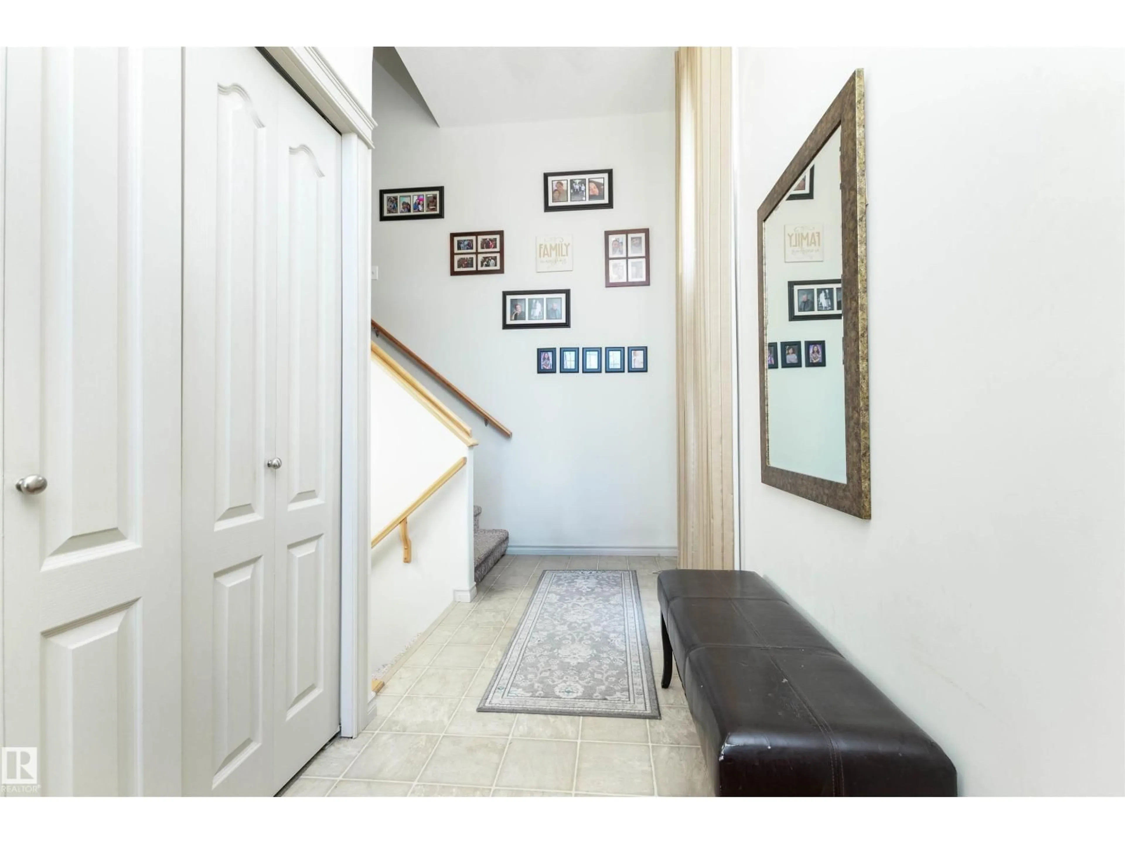 Indoor foyer for 143 CHATWIN RD, Sherwood Park Alberta T8H2S4