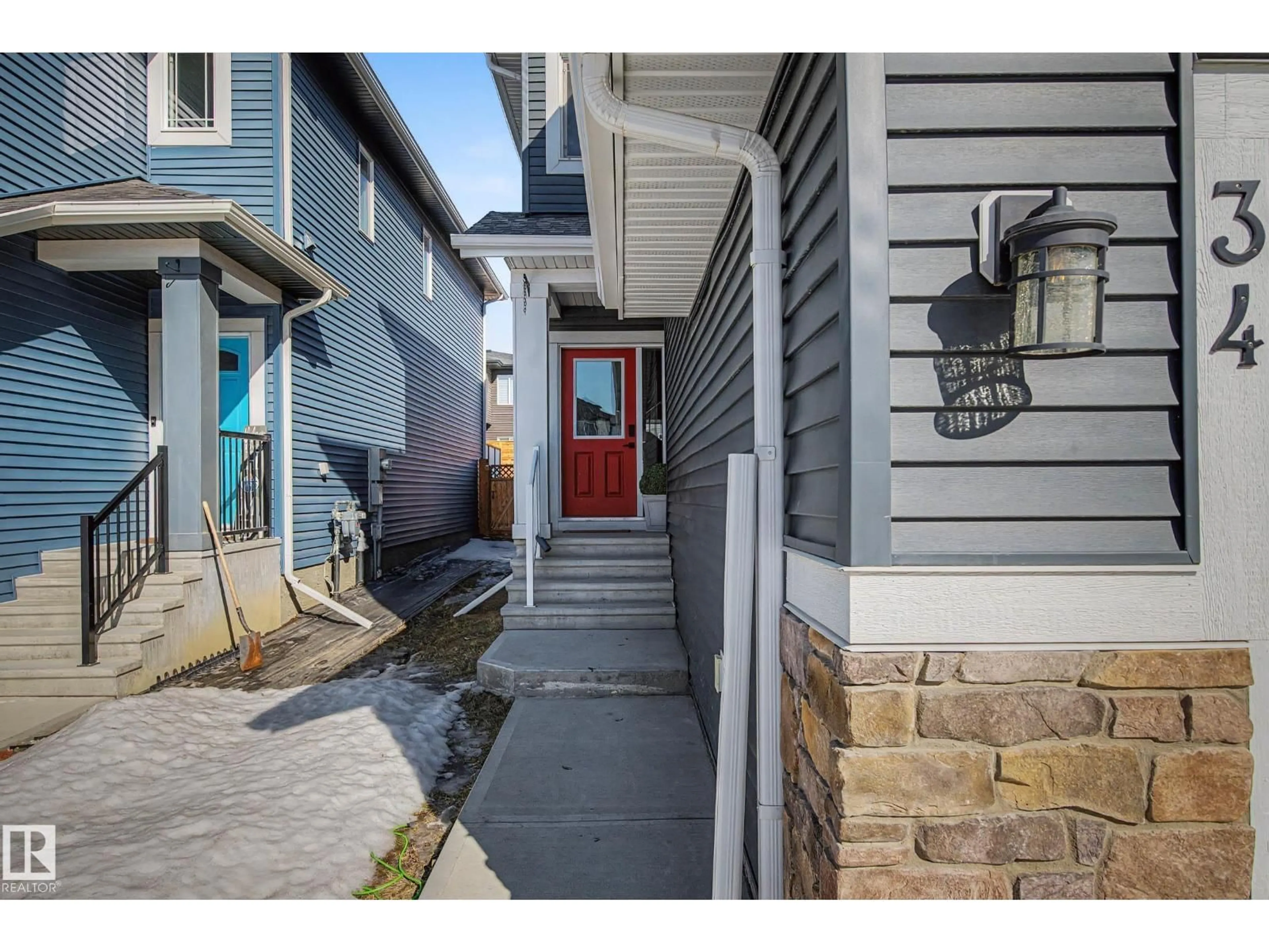 Indoor entryway for 34 RIVERHILL CR, St. Albert Alberta T8N7X4