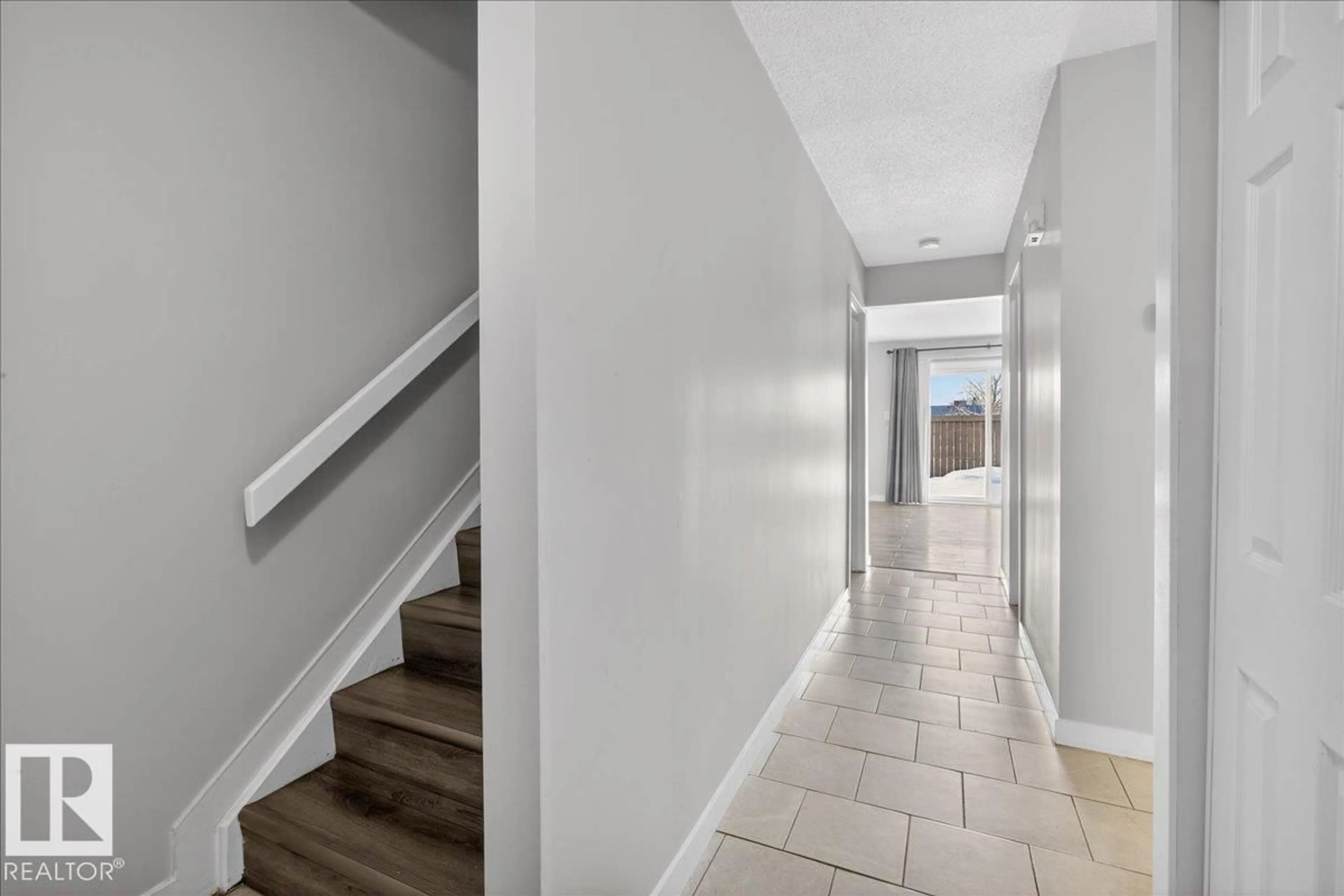 Unknown for G4 - 1 GARDEN GROVE GV, Edmonton Alberta T6J2L3