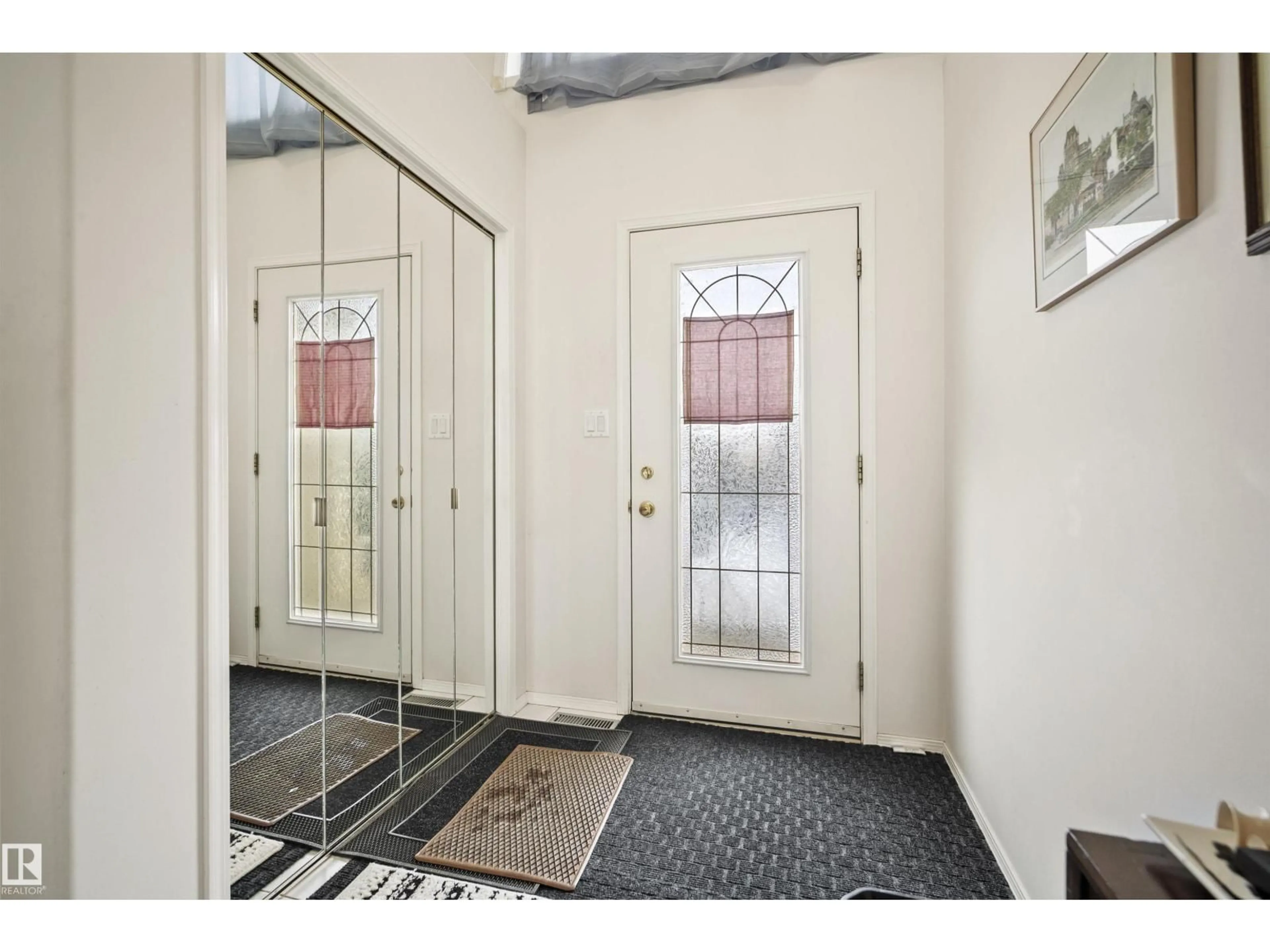 Indoor entryway for #3 - 11809 9B AV, Edmonton Alberta T6E1C5