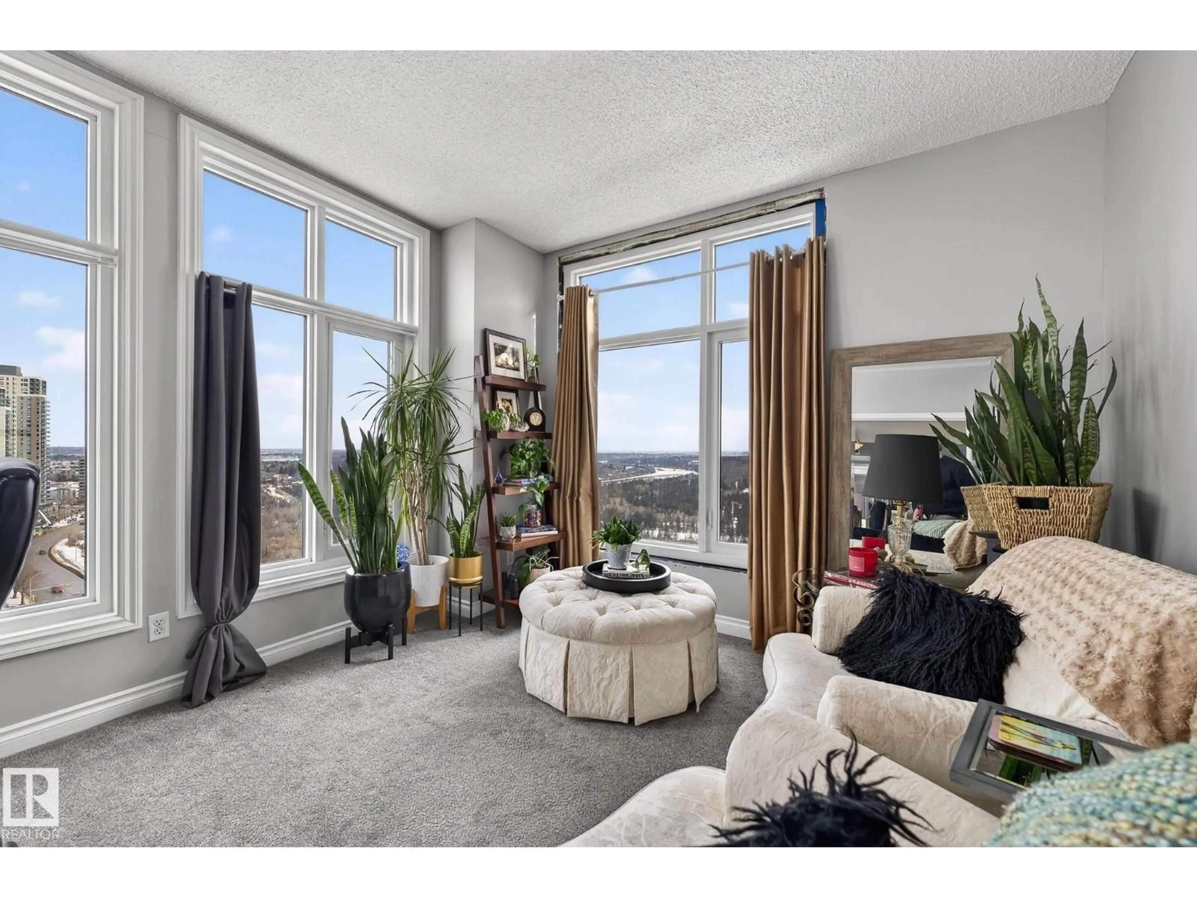 Unknown for 1703 JASPER AV, Edmonton Alberta T5H3S8