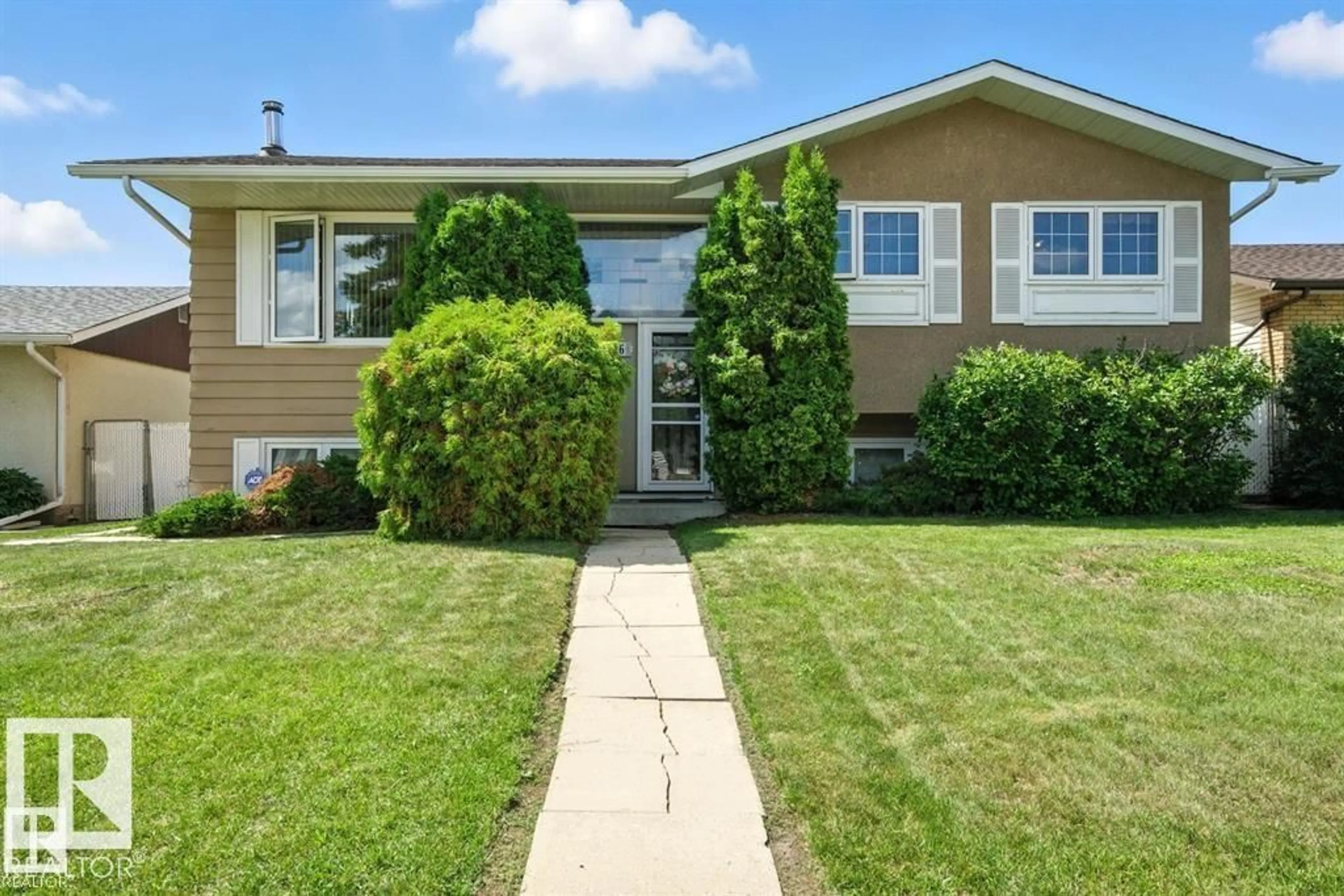 Home with vinyl exterior material, street for NW - 14936 81 ST, Edmonton Alberta T5P1P5