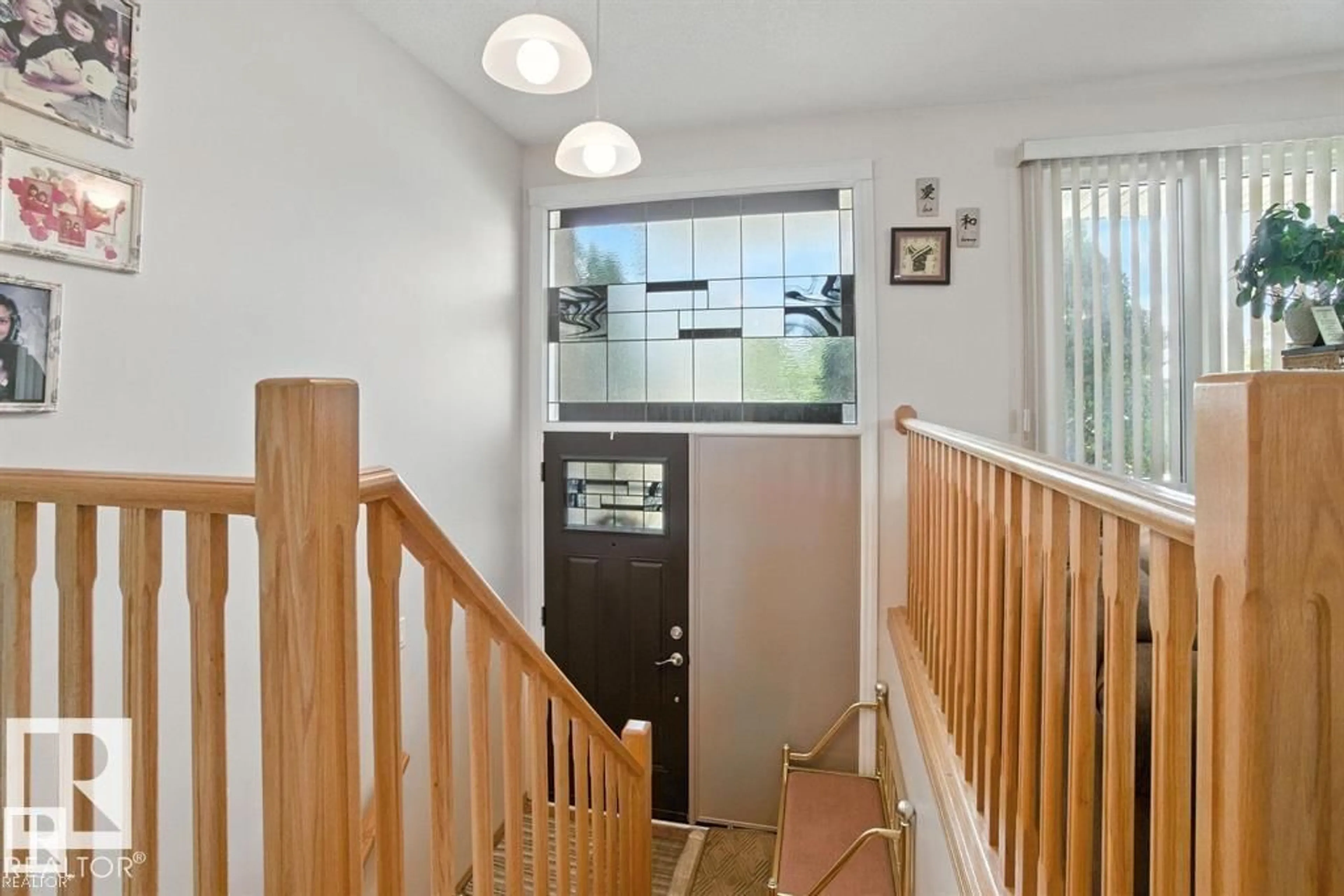 Indoor foyer for NW - 14936 81 ST, Edmonton Alberta T5P1P5