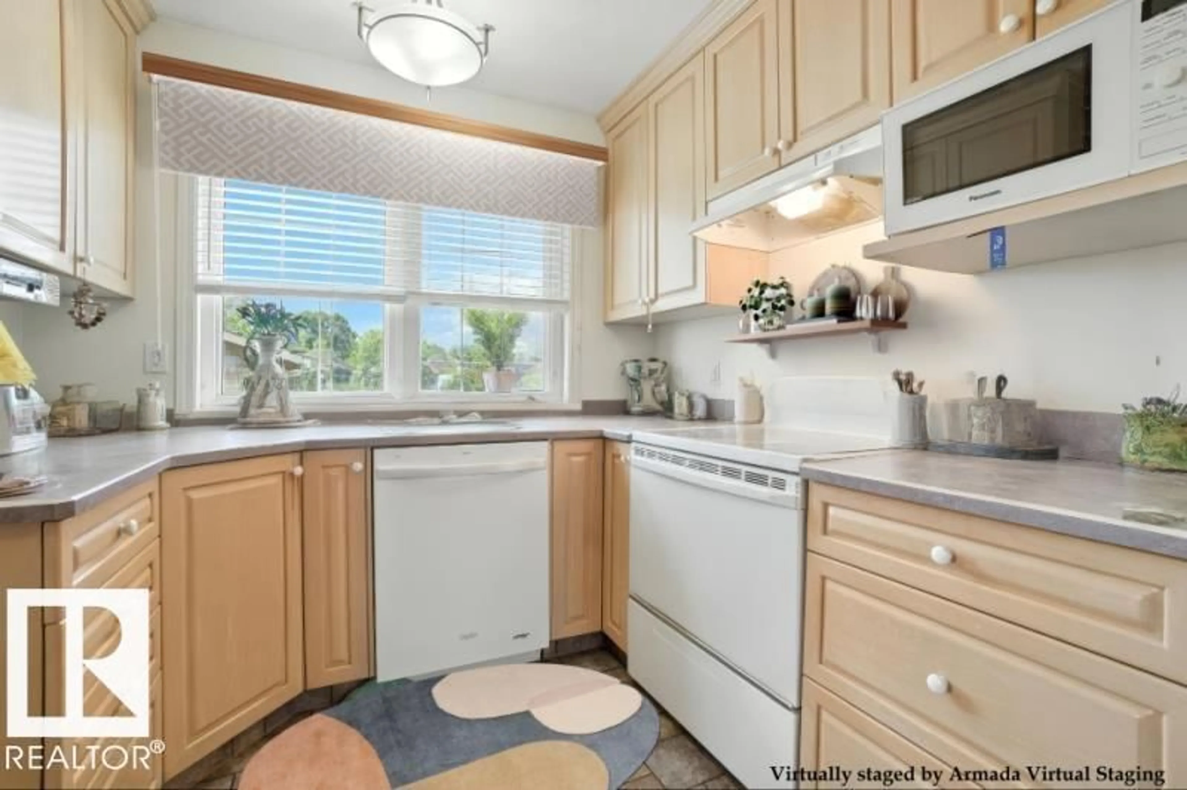 Standard kitchen, ceramic/tile floor for NW - 14936 81 ST, Edmonton Alberta T5P1P5