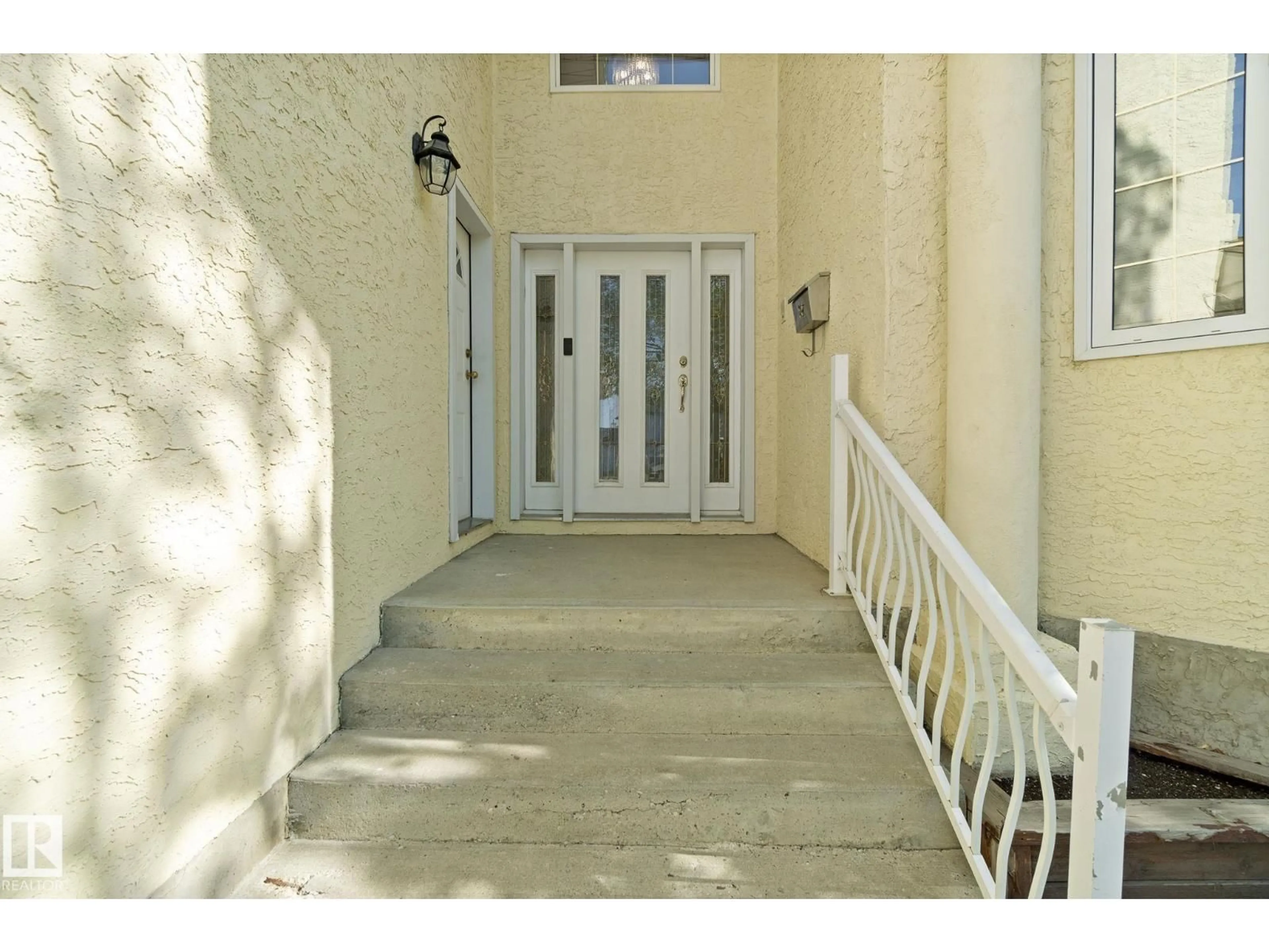 Unknown for 3676 30 ST, Edmonton Alberta T6T1K3