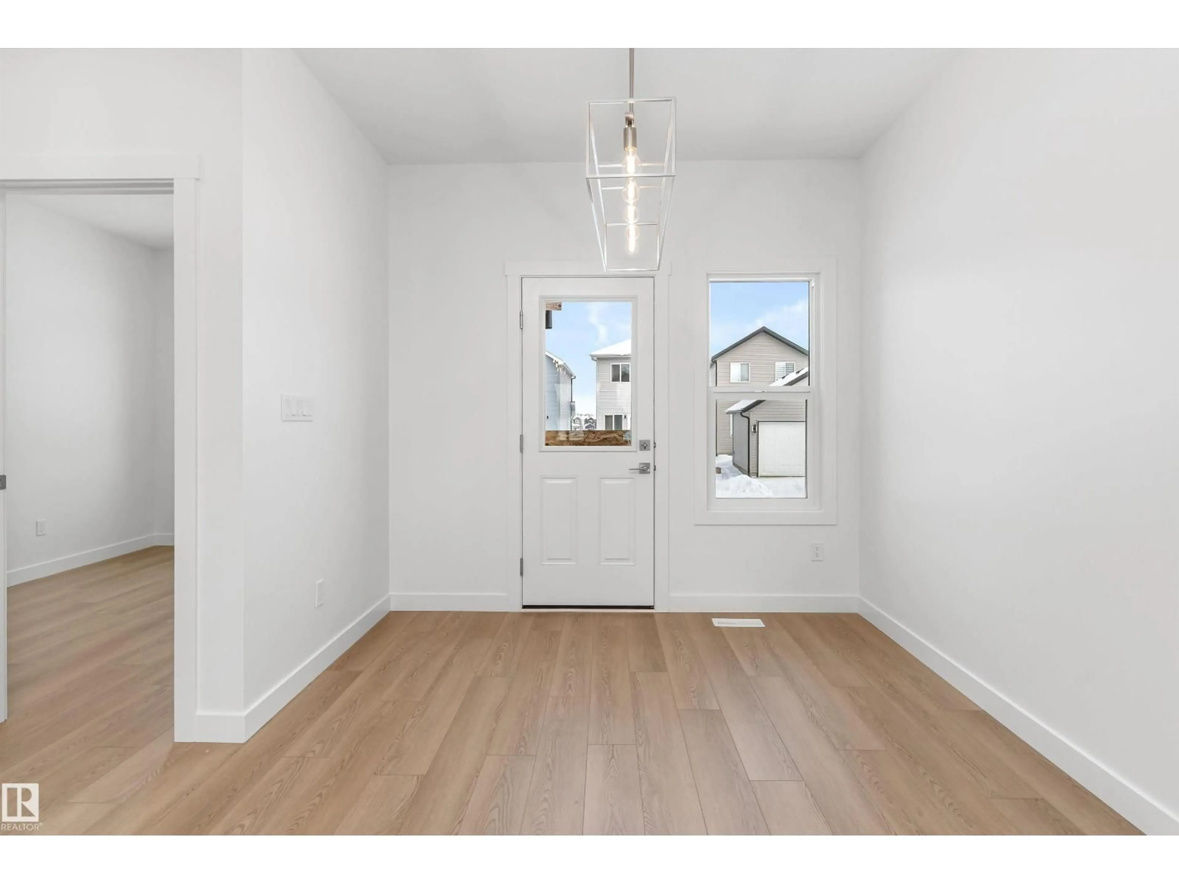 Unknown for 1016 14 AV, Edmonton Alberta T6T2W8