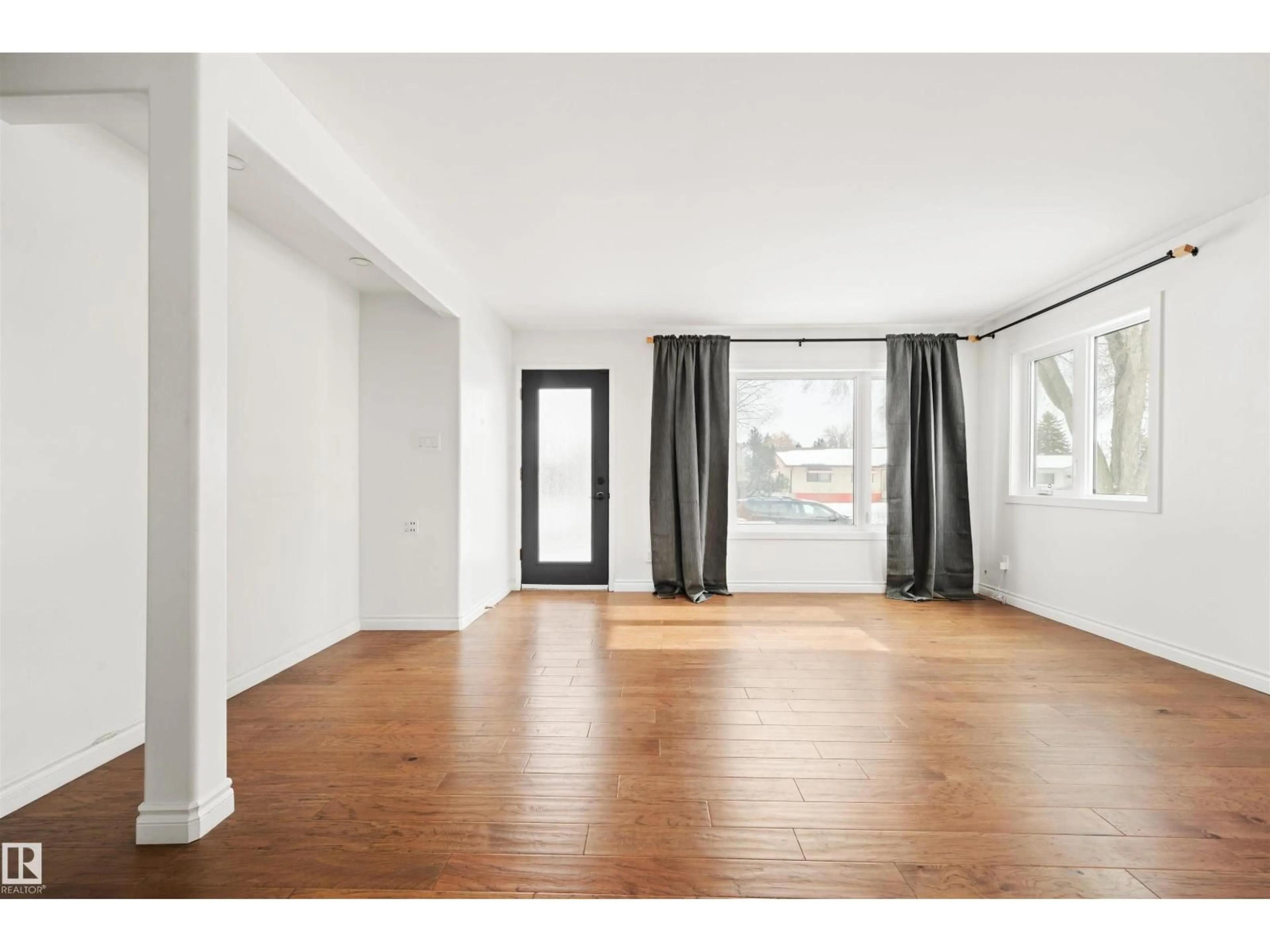 A pic of a room for NW - 11052 151 ST, Edmonton Alberta T5P1W3