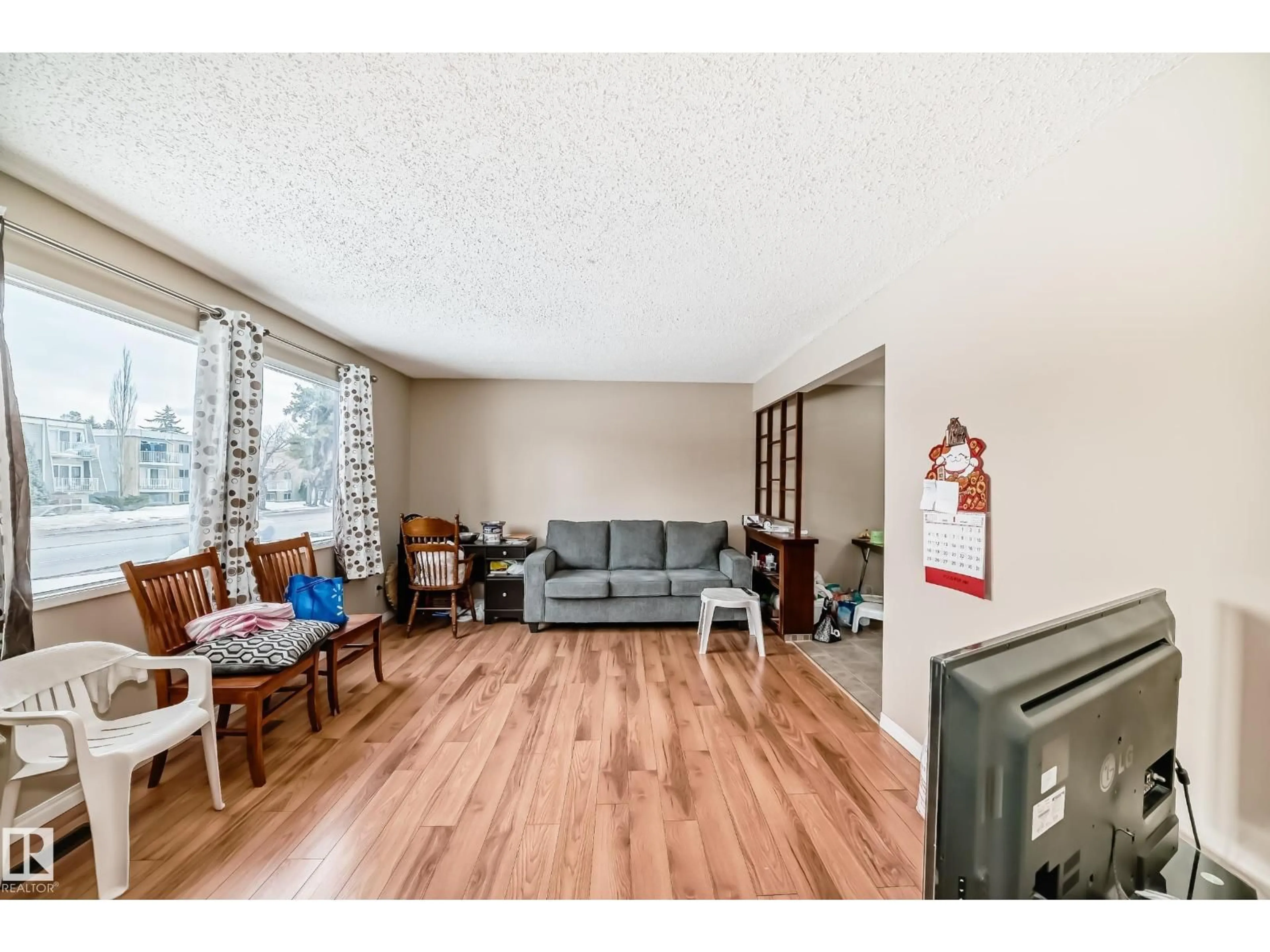 A pic of a room for 10328 156 ST NW, Edmonton Alberta T5P2R3