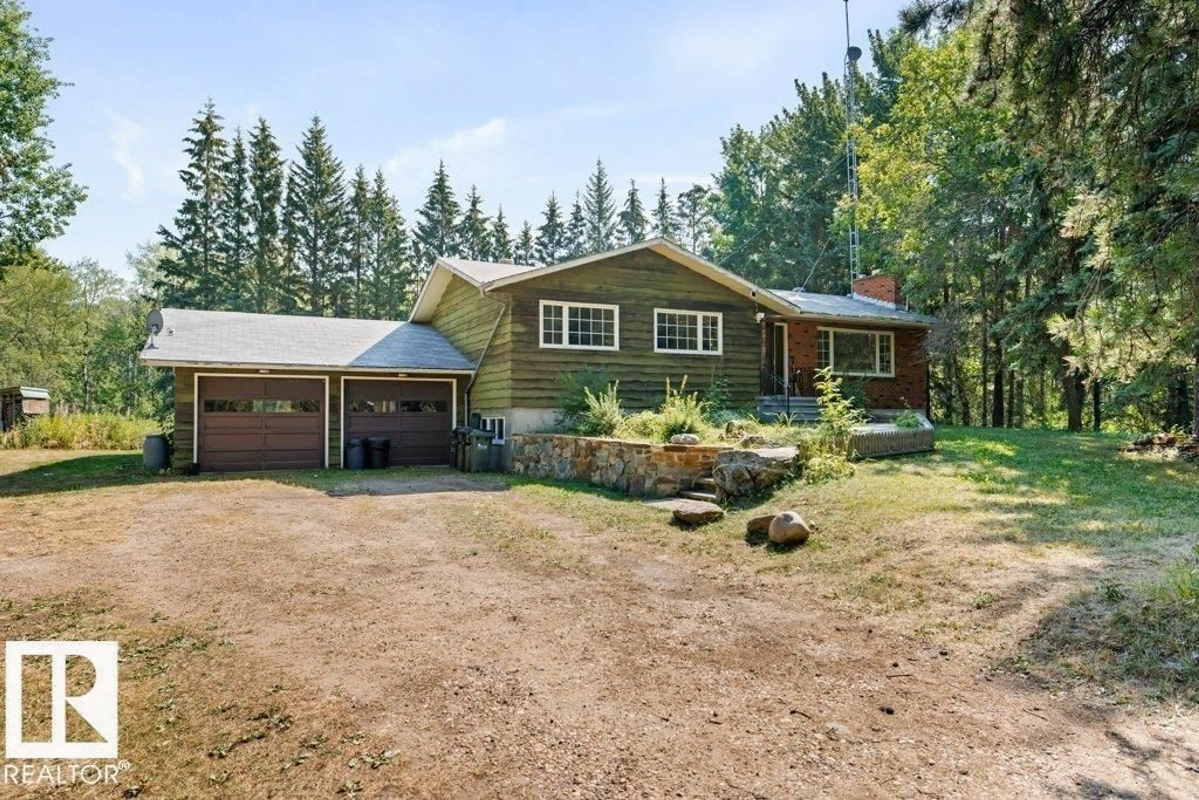 A pic from outside/outdoor area/front of a property/back of a property/a pic from drone, unknown for 191 52343, Rural Strathcona County Alberta T8G1A6