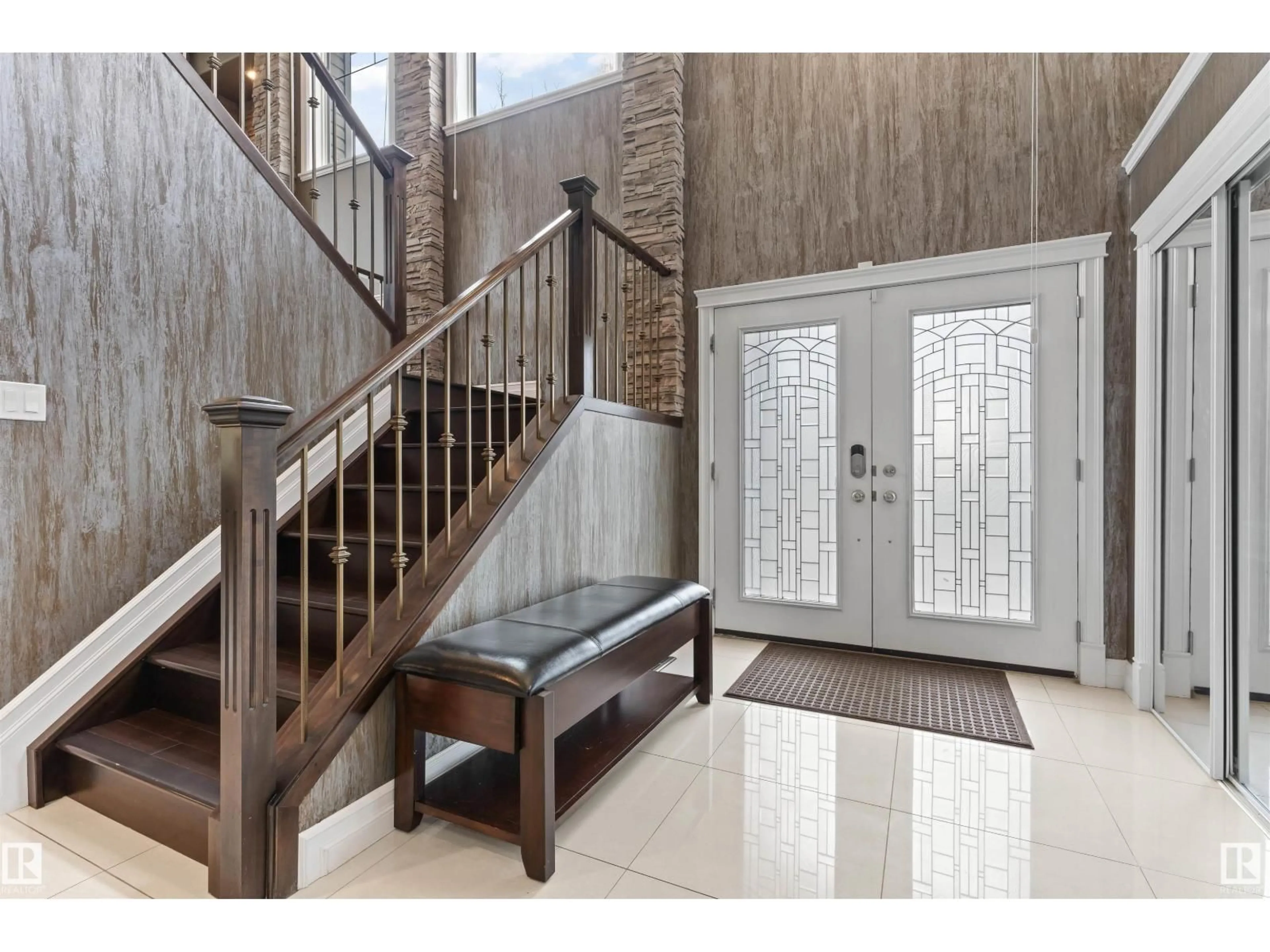 Indoor foyer for 1254 ADAMSON DR, Edmonton Alberta T6W1Z4