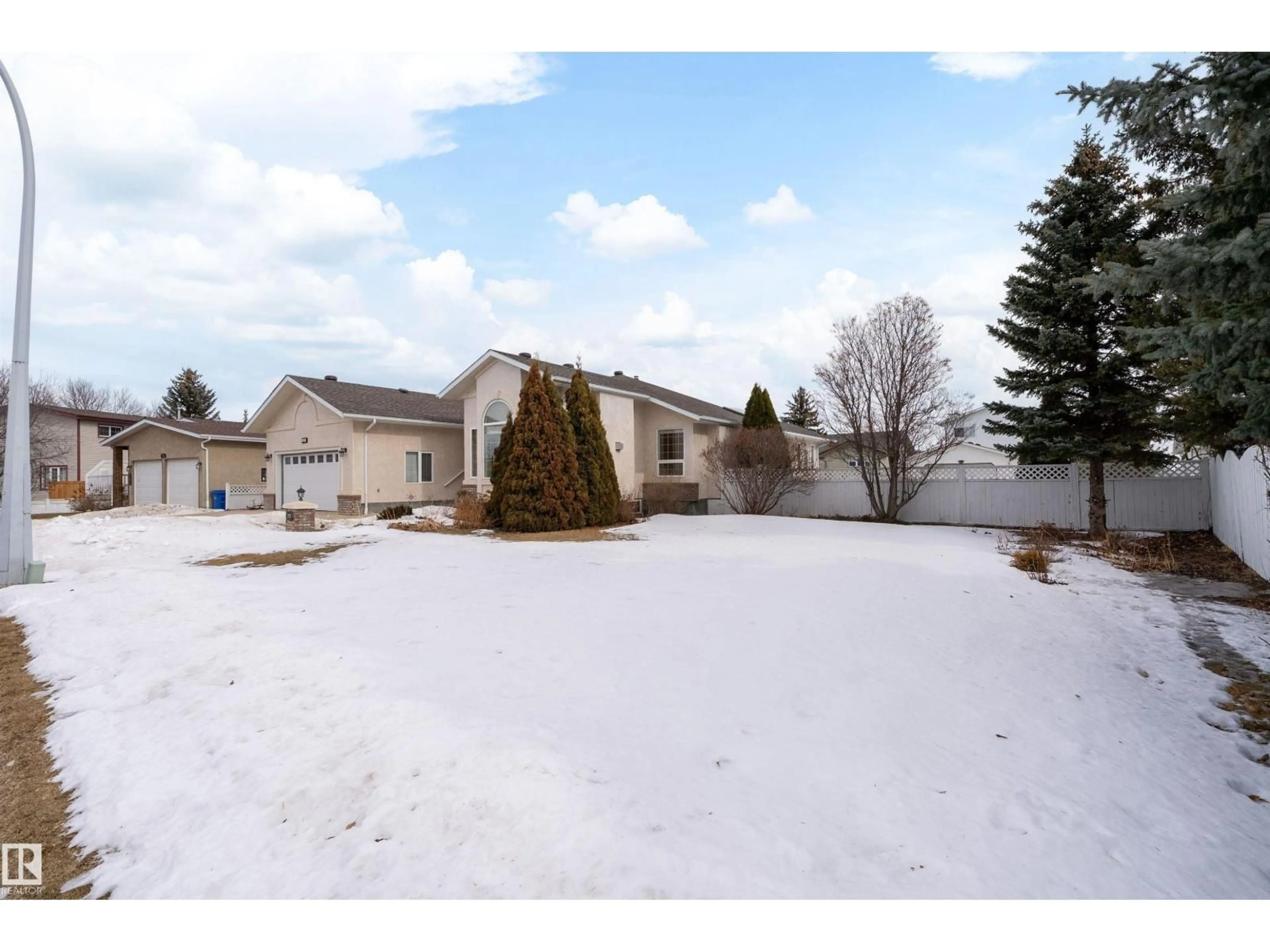 A pic from outside/outdoor area/front of a property/back of a property/a pic from drone, street for 237 PARKALLEN WY, Wetaskiwin Alberta T9A3J2