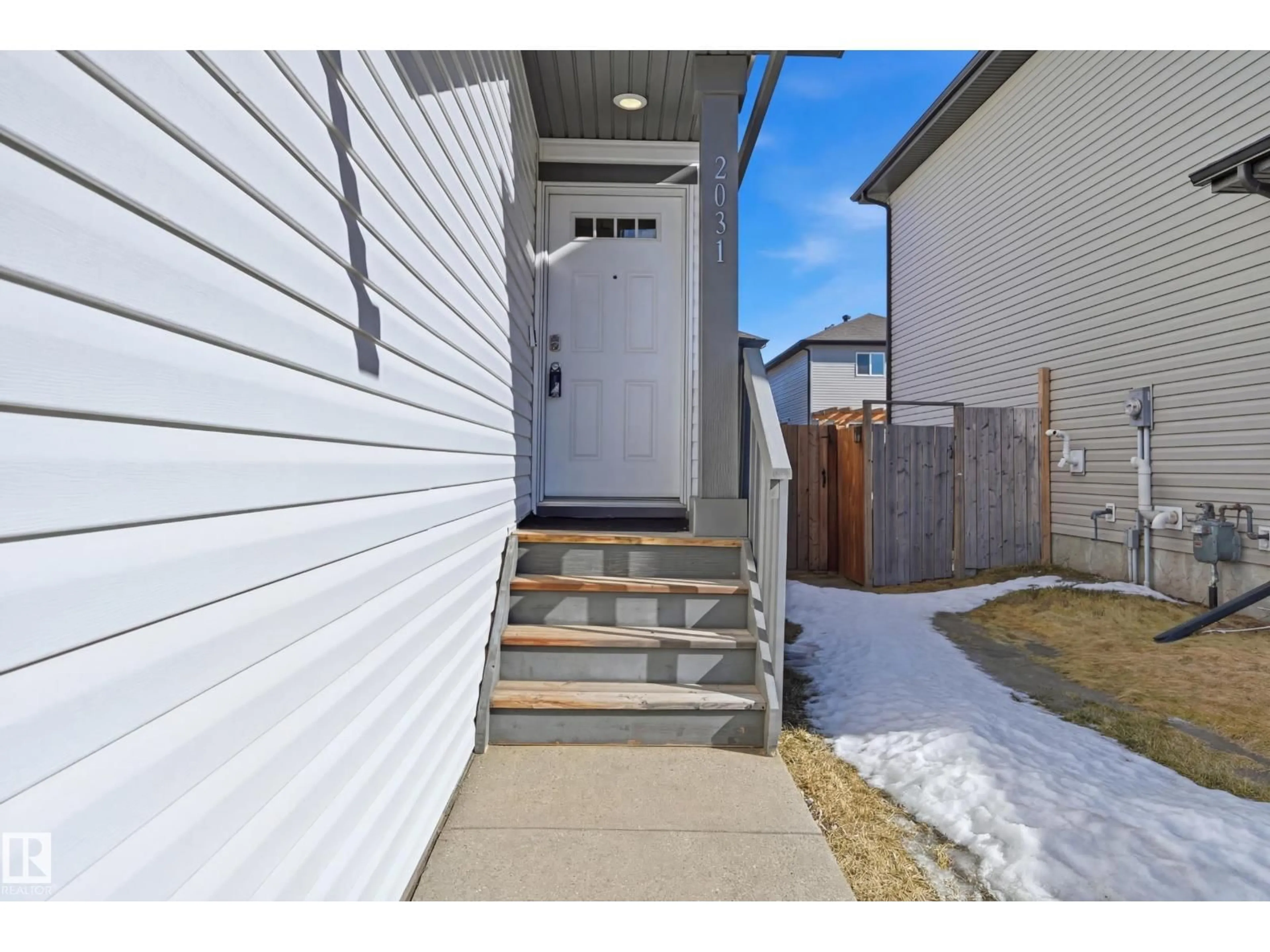 Indoor entryway for 2031 WESTERRA LO, Stony Plain Alberta T7Z0H8