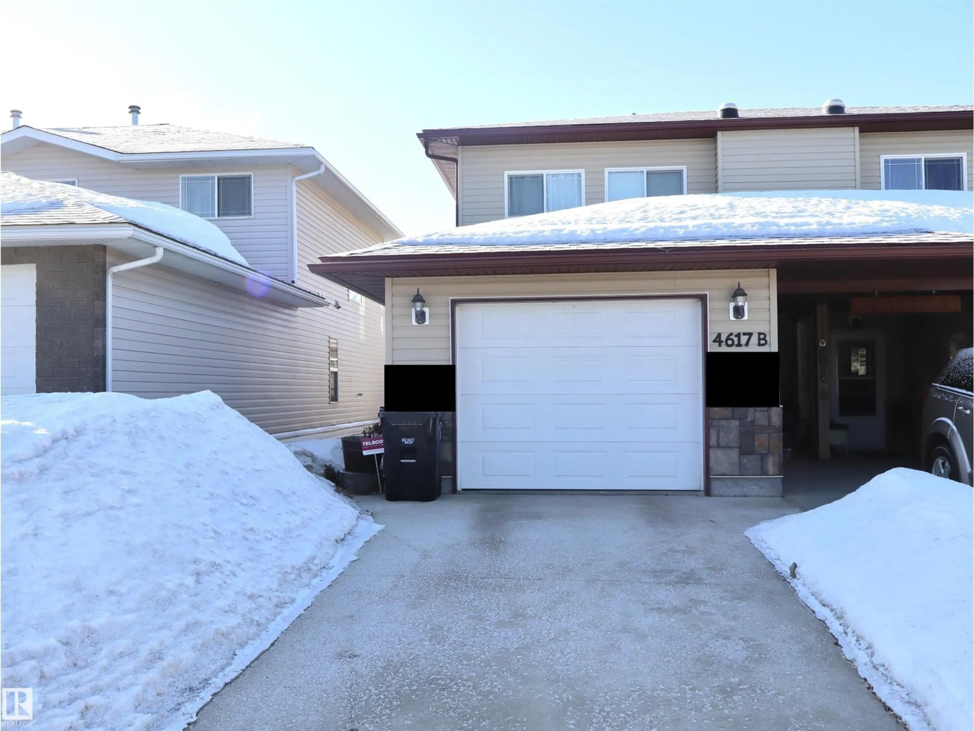 Indoor garage for 4617B 51 AVE, Barrhead Alberta T7N1H5