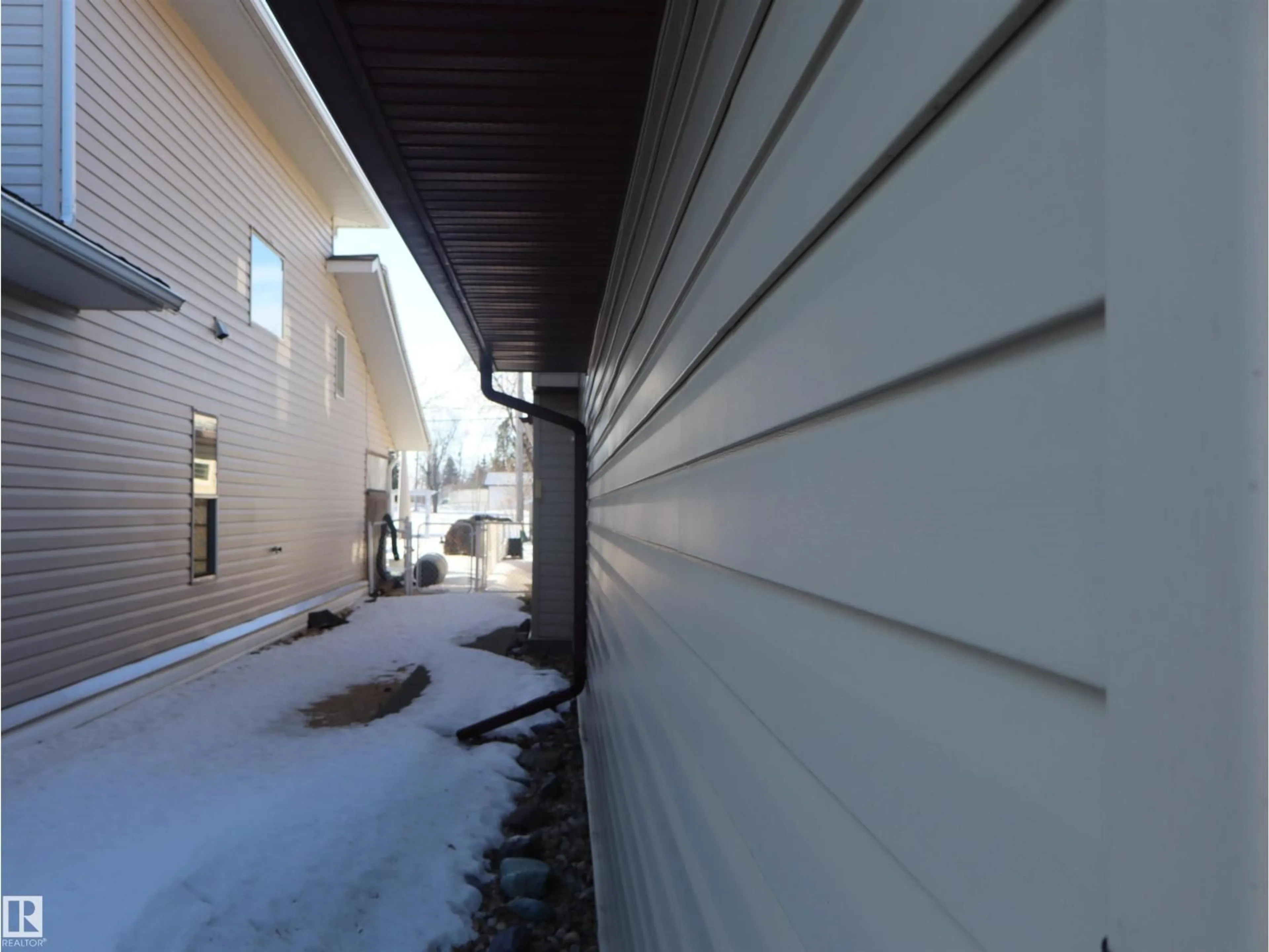 Unknown for 4617B 51 AVE, Barrhead Alberta T7N1H5