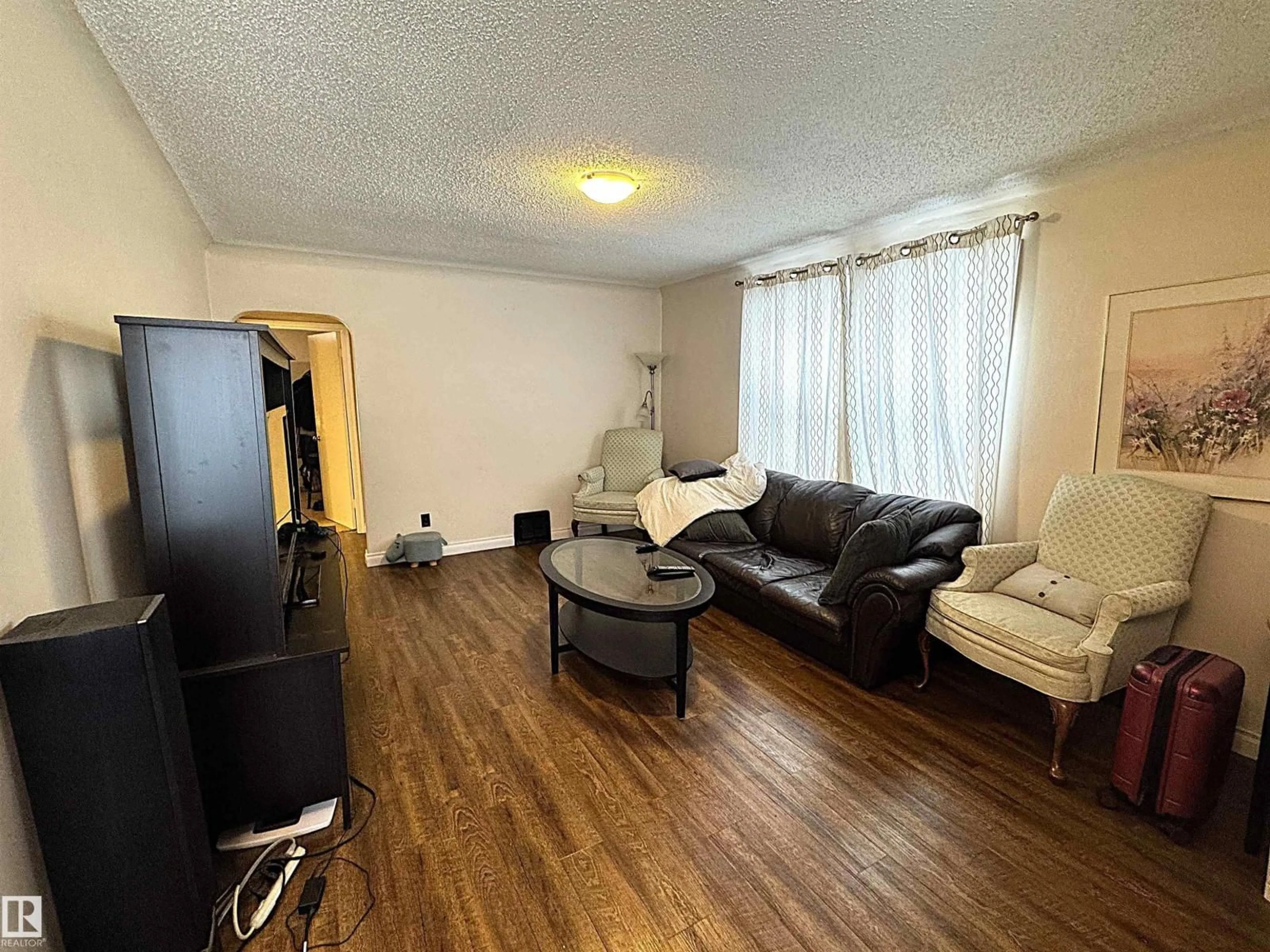 A pic of a room for 9015 91 ST, Edmonton Alberta T6C3N6