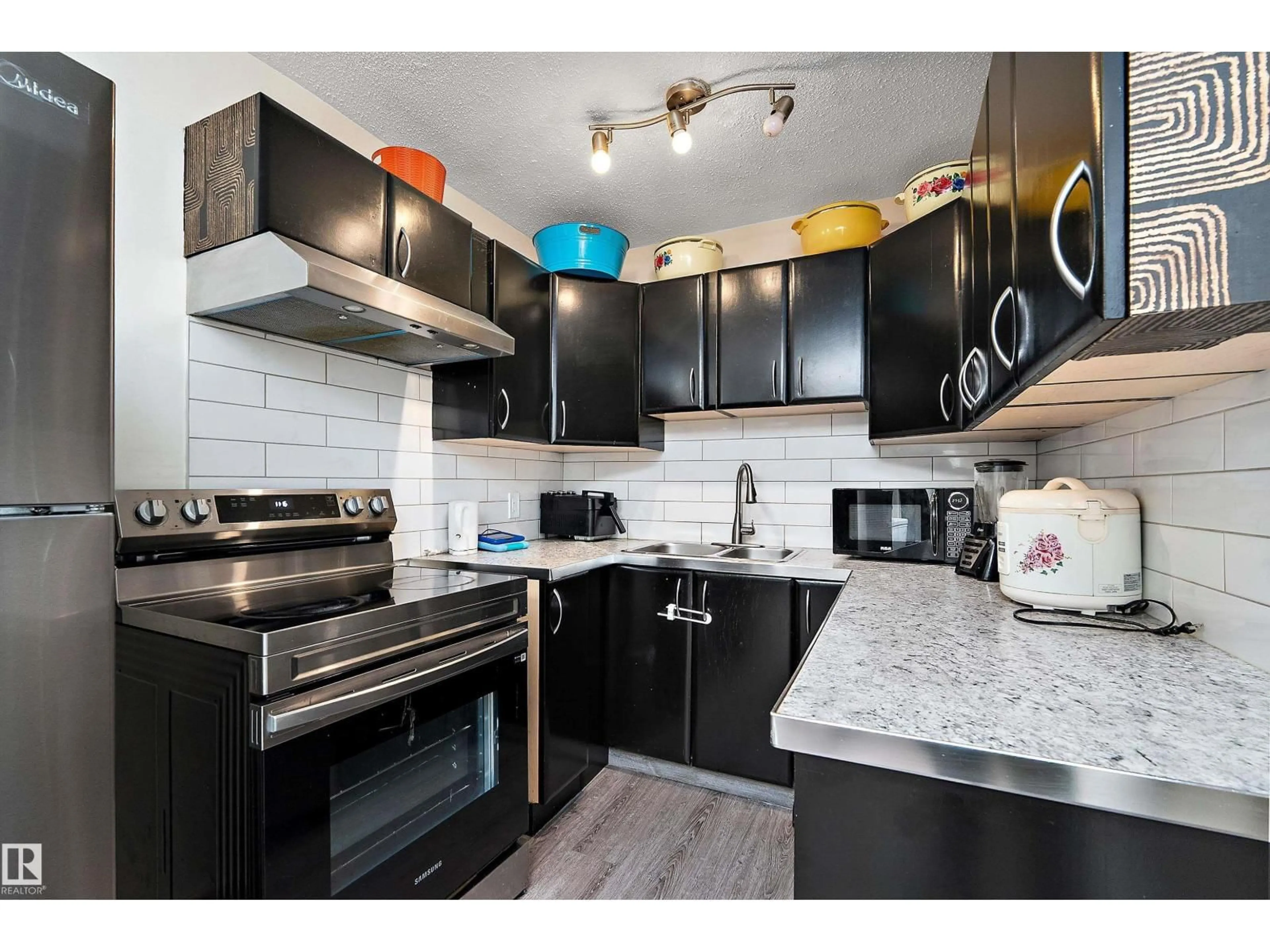 Standard kitchen, unknown for #7 - 13460 FORT RD, Edmonton Alberta T5A1C5