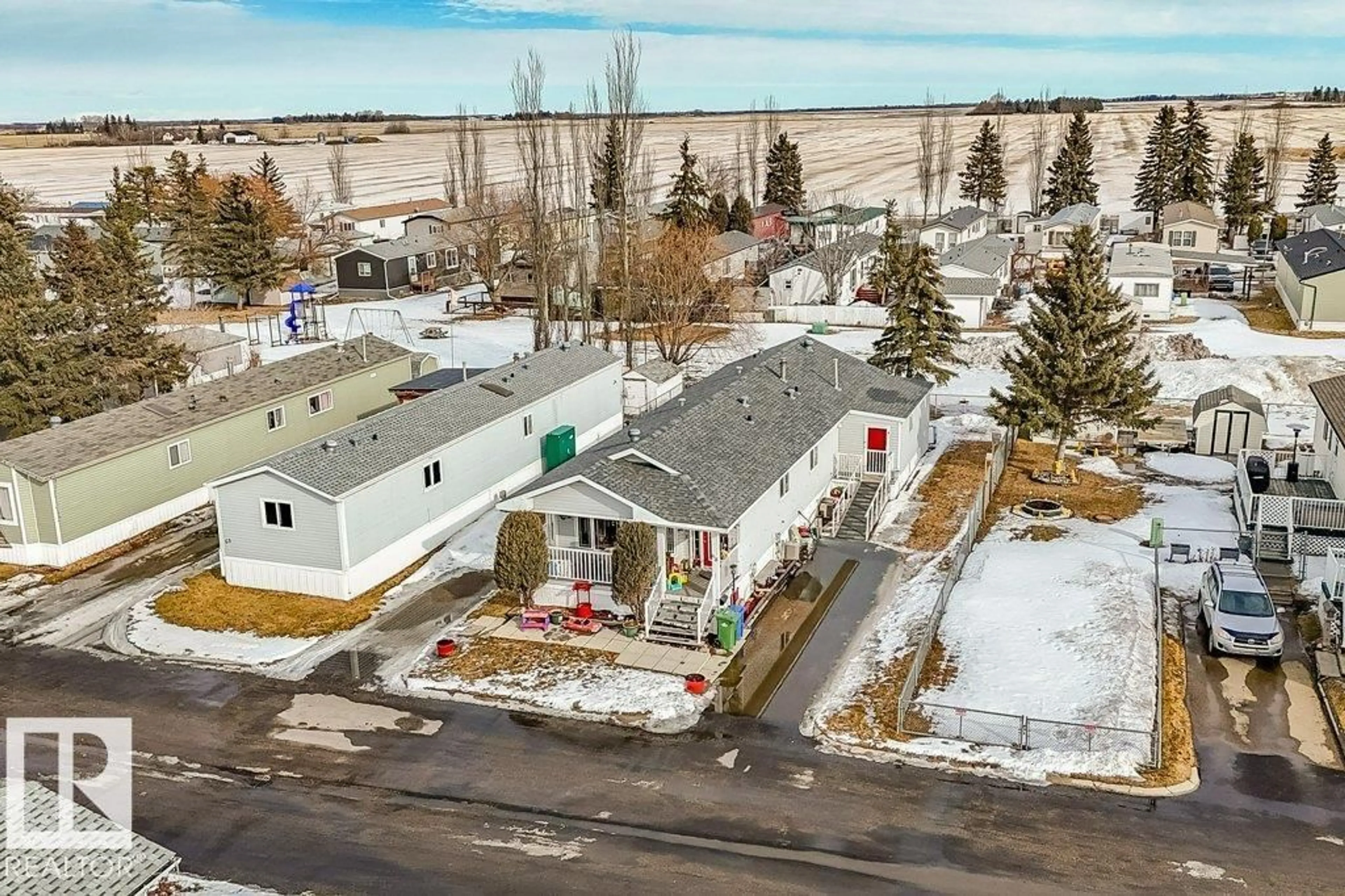 A pic from outside/outdoor area/front of a property/back of a property/a pic from drone, unknown for 4202 - 68 45 ST, Wetaskiwin Alberta T9A2L3