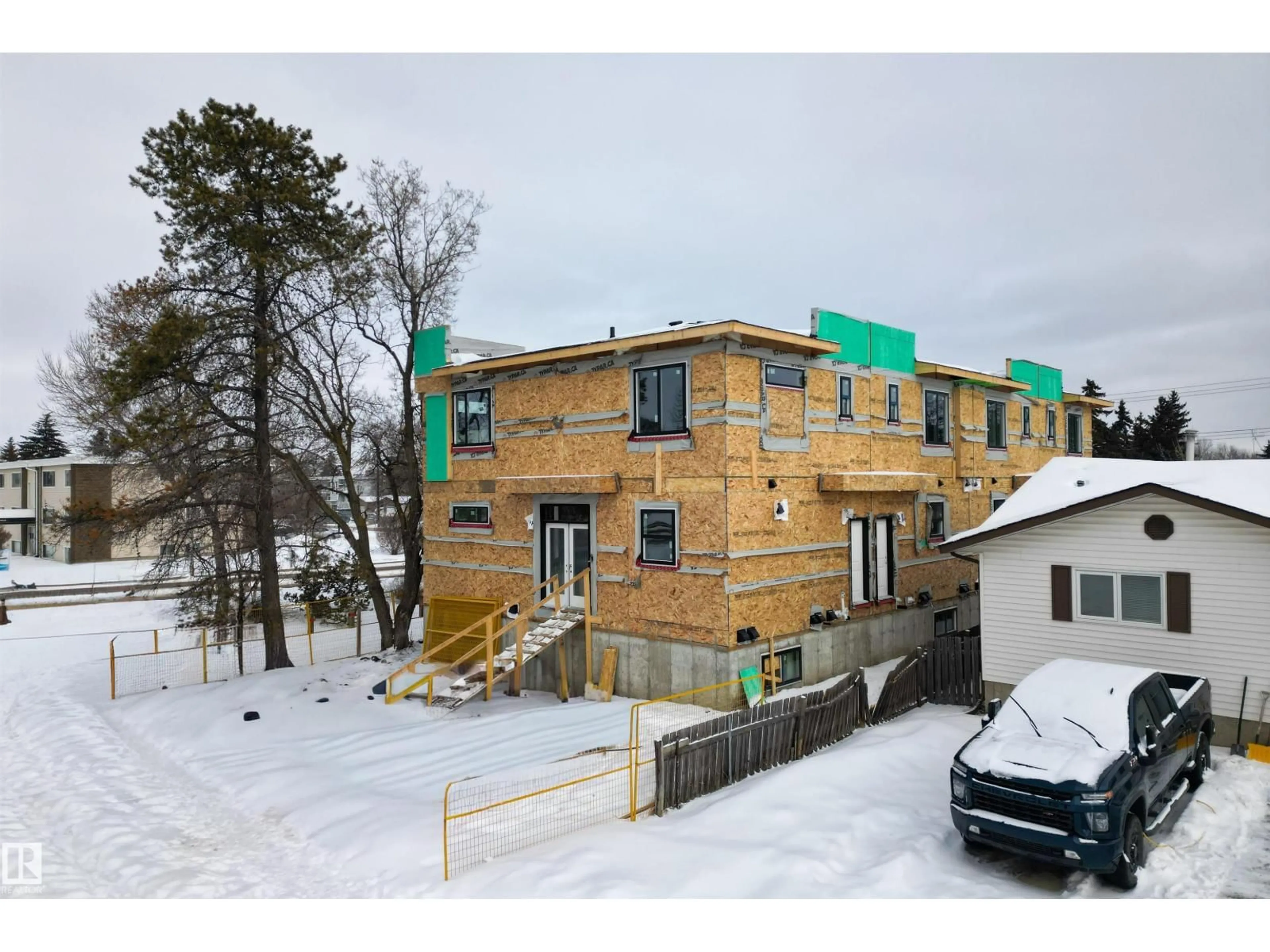 A pic from outside/outdoor area/front of a property/back of a property/a pic from drone, building for NW - 9945 154 ST, Edmonton Alberta T5P2G8