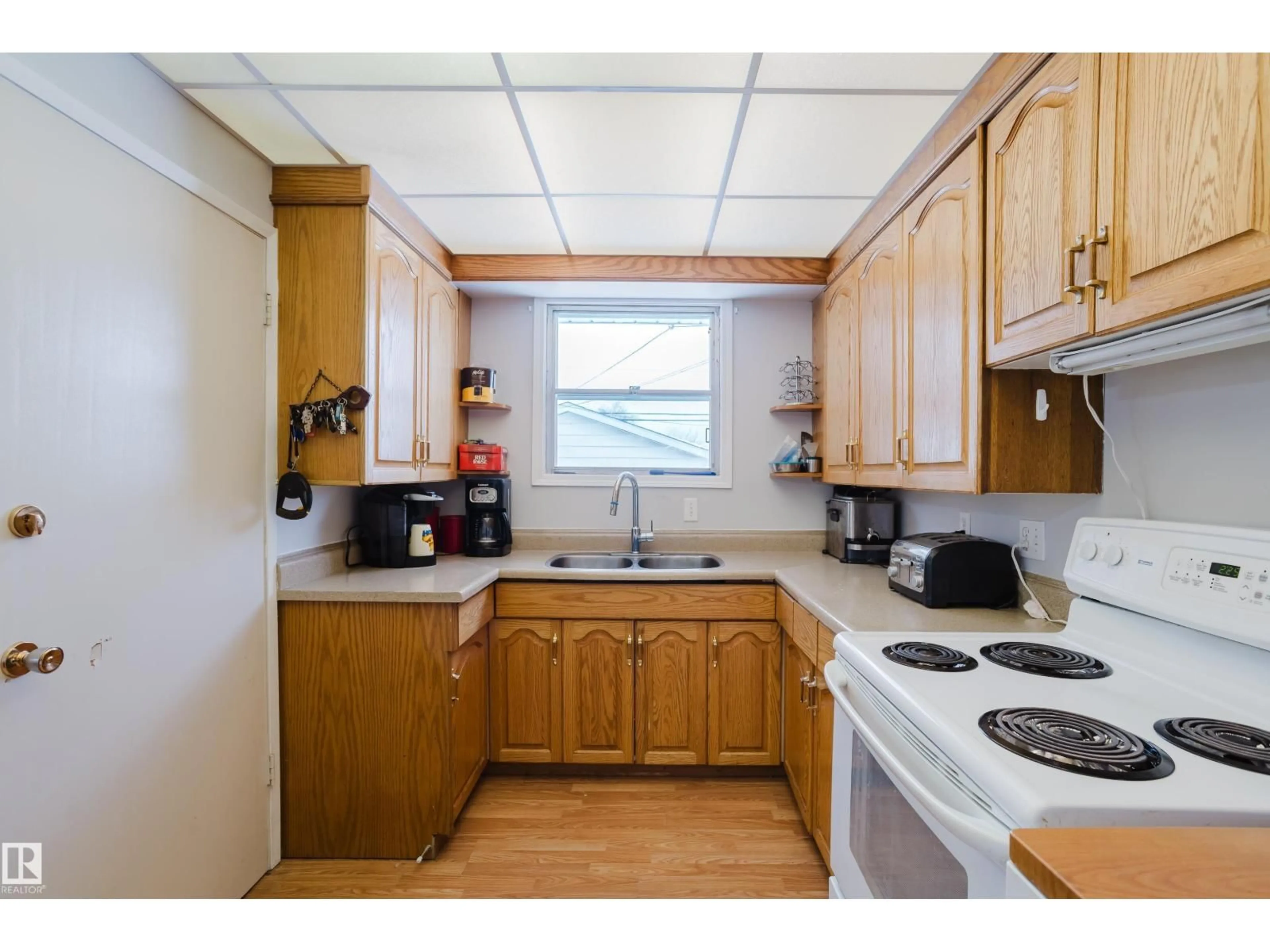 Standard kitchen, unknown for NW - 13307 124 ST, Edmonton Alberta T5L0R3