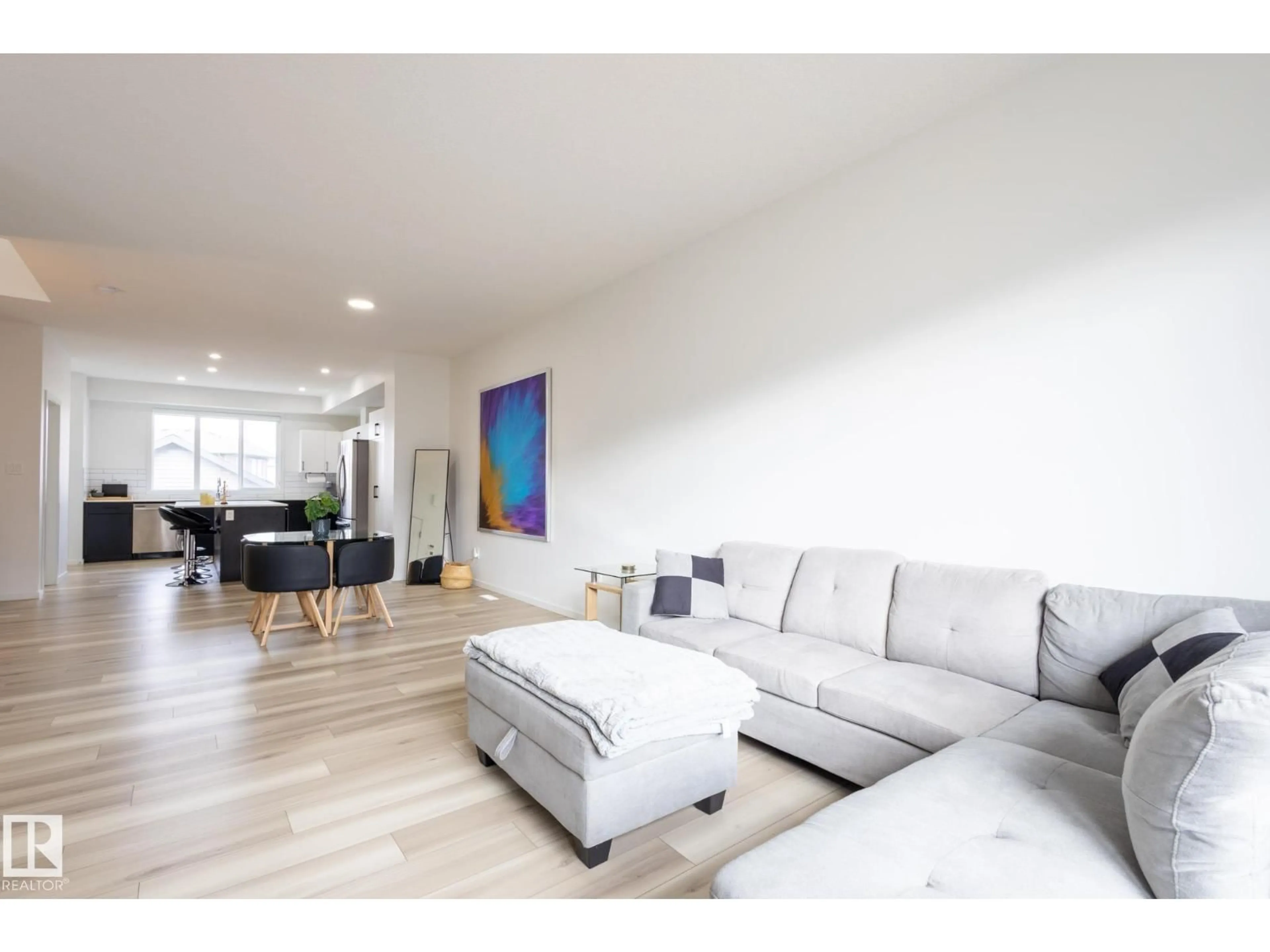 Living room with furniture, unknown for SW - 5016 KINNEY LI, Edmonton Alberta T6W5G4