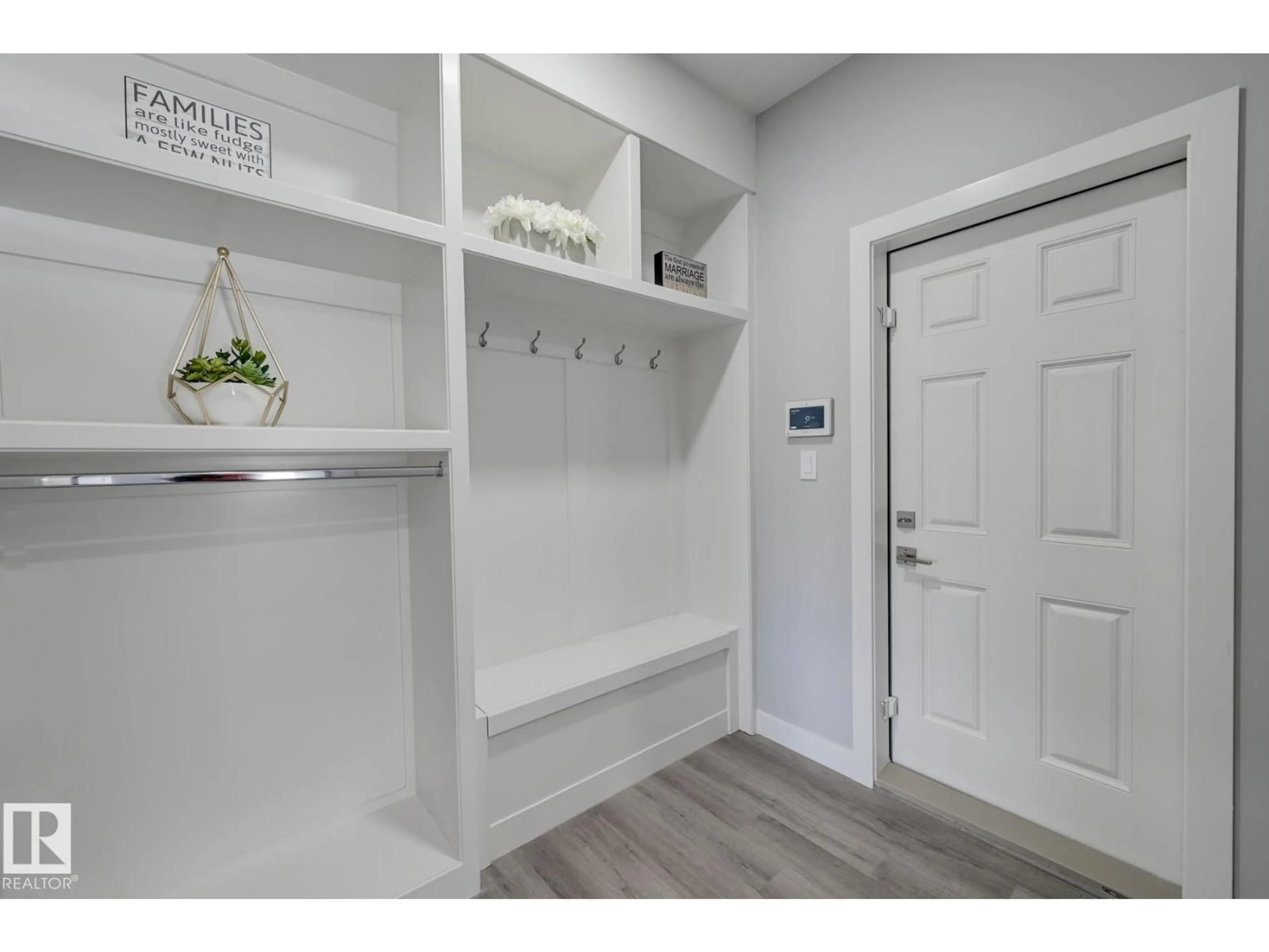 Indoor entryway for NW NW - 1132 GOLDFINCH CR, Edmonton Alberta T5S0R1