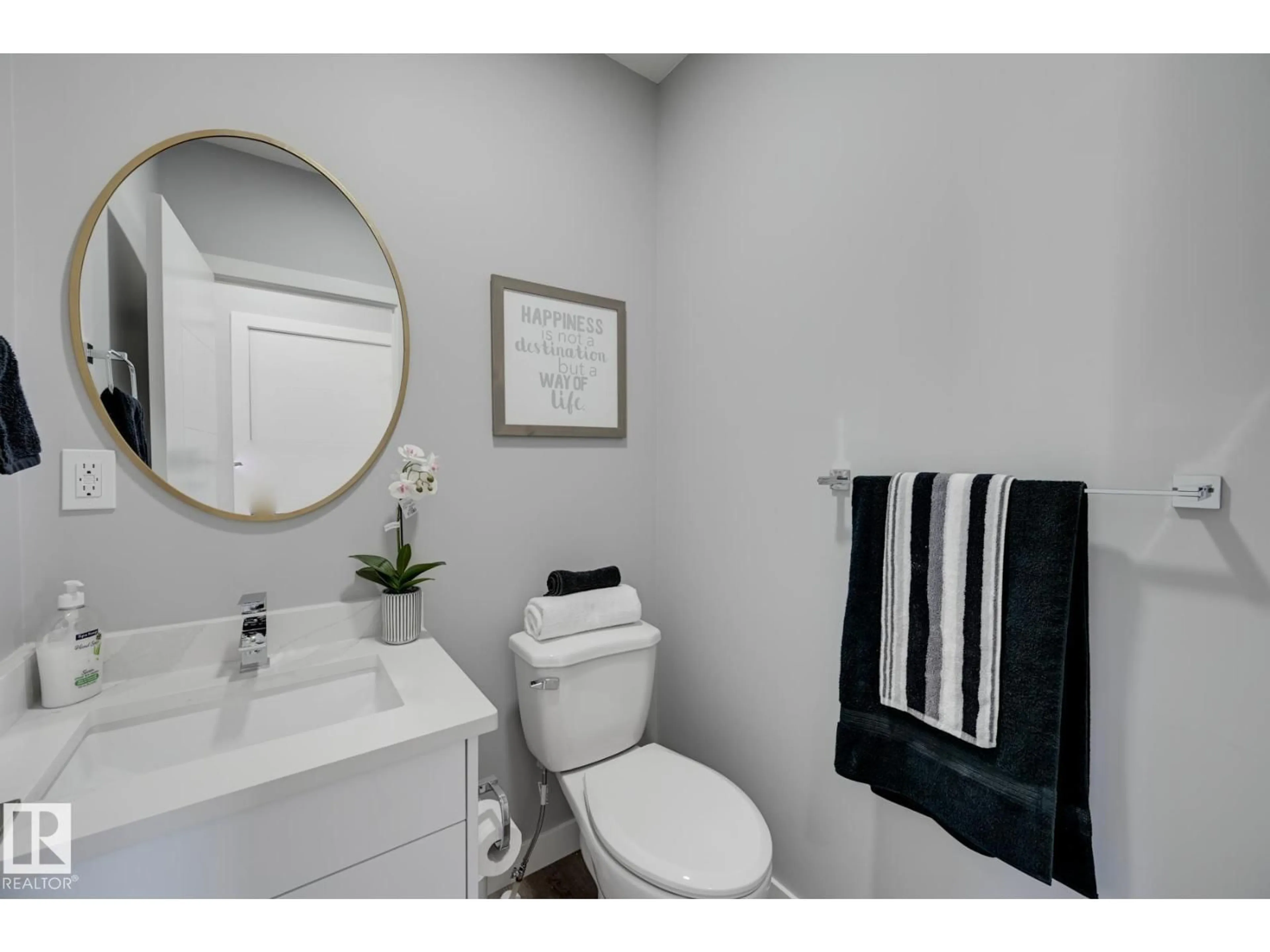 Standard bathroom, ceramic/tile floor for NW NW - 1132 GOLDFINCH CR, Edmonton Alberta T5S0R1