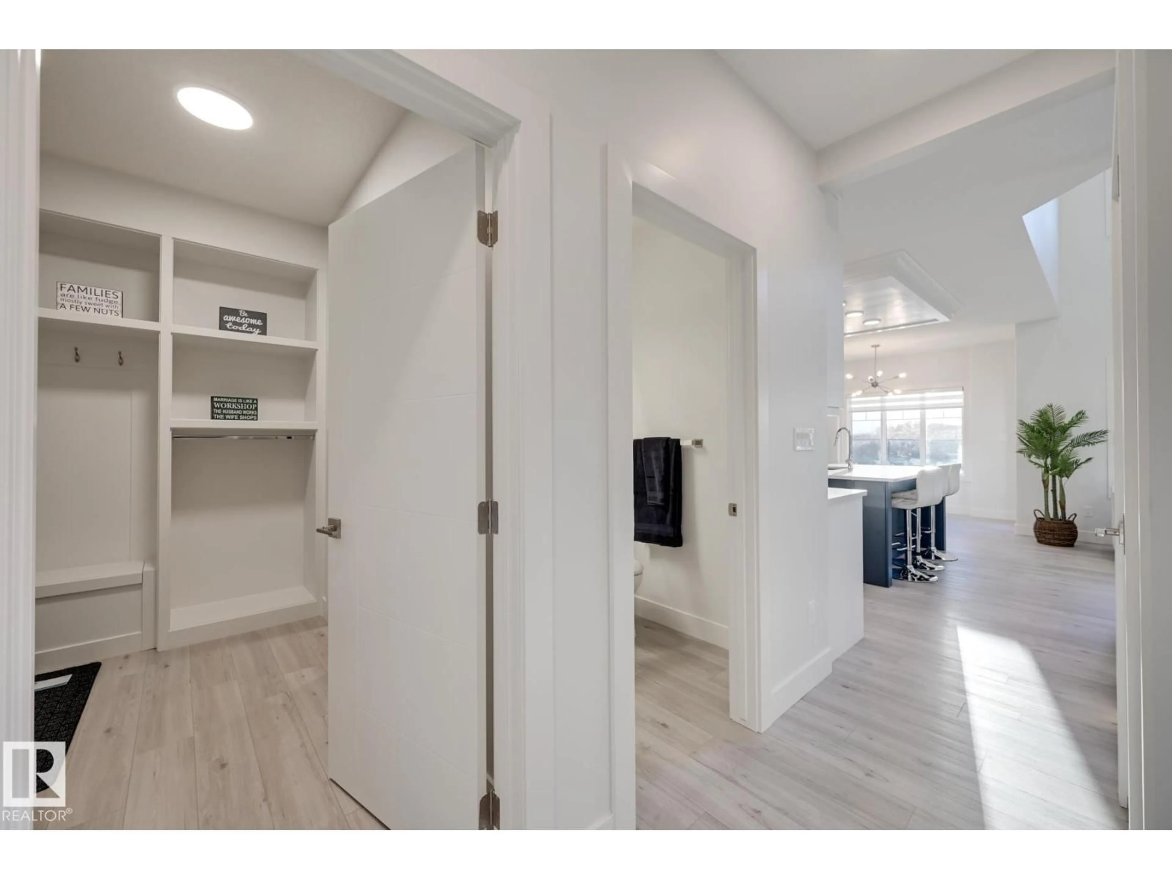 Indoor entryway for NW NW - 1134 GOLDFINCH CR, Edmonton Alberta T5S0R1