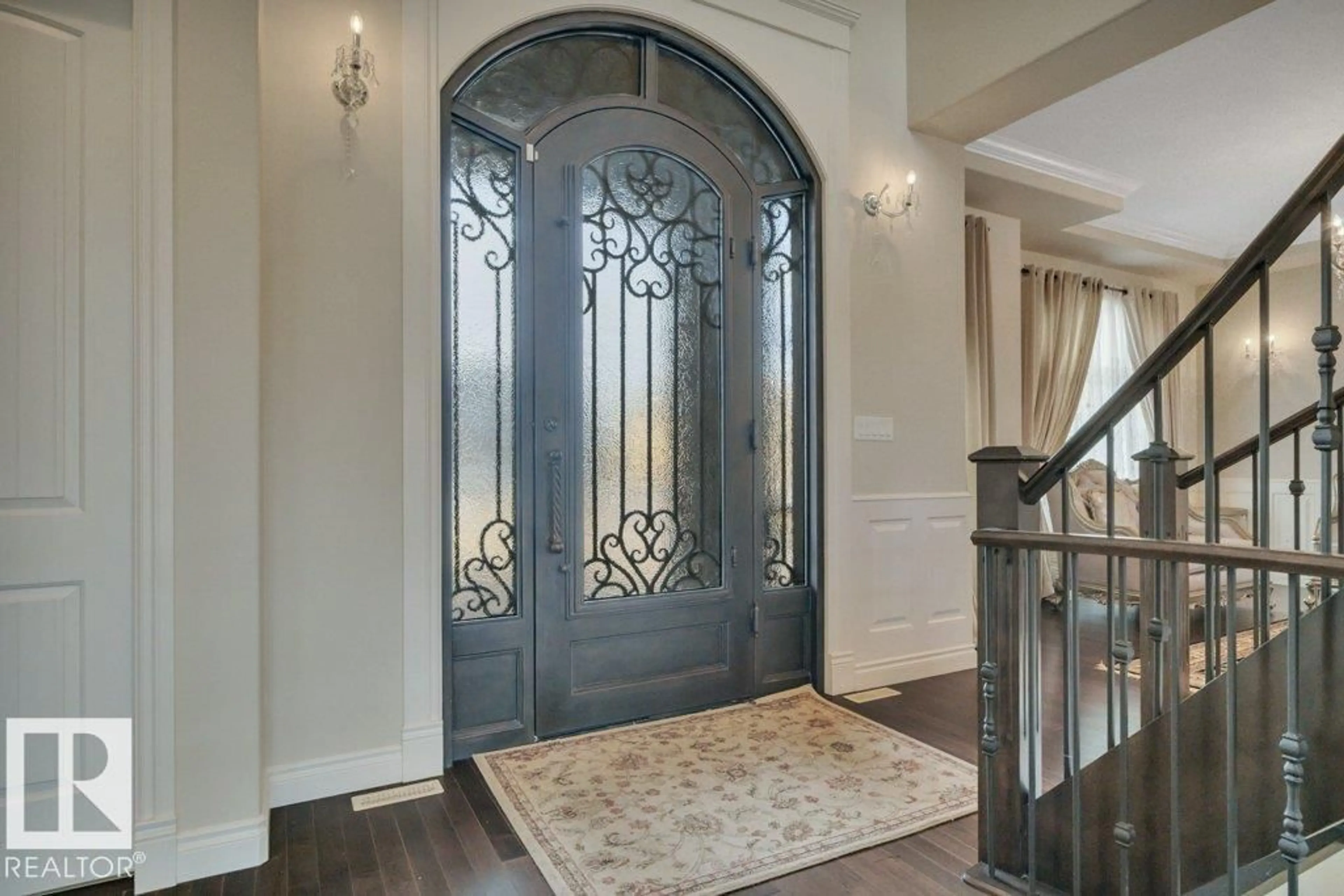 Indoor entryway for 631 HOWATT DR, Edmonton Alberta T6W2T6