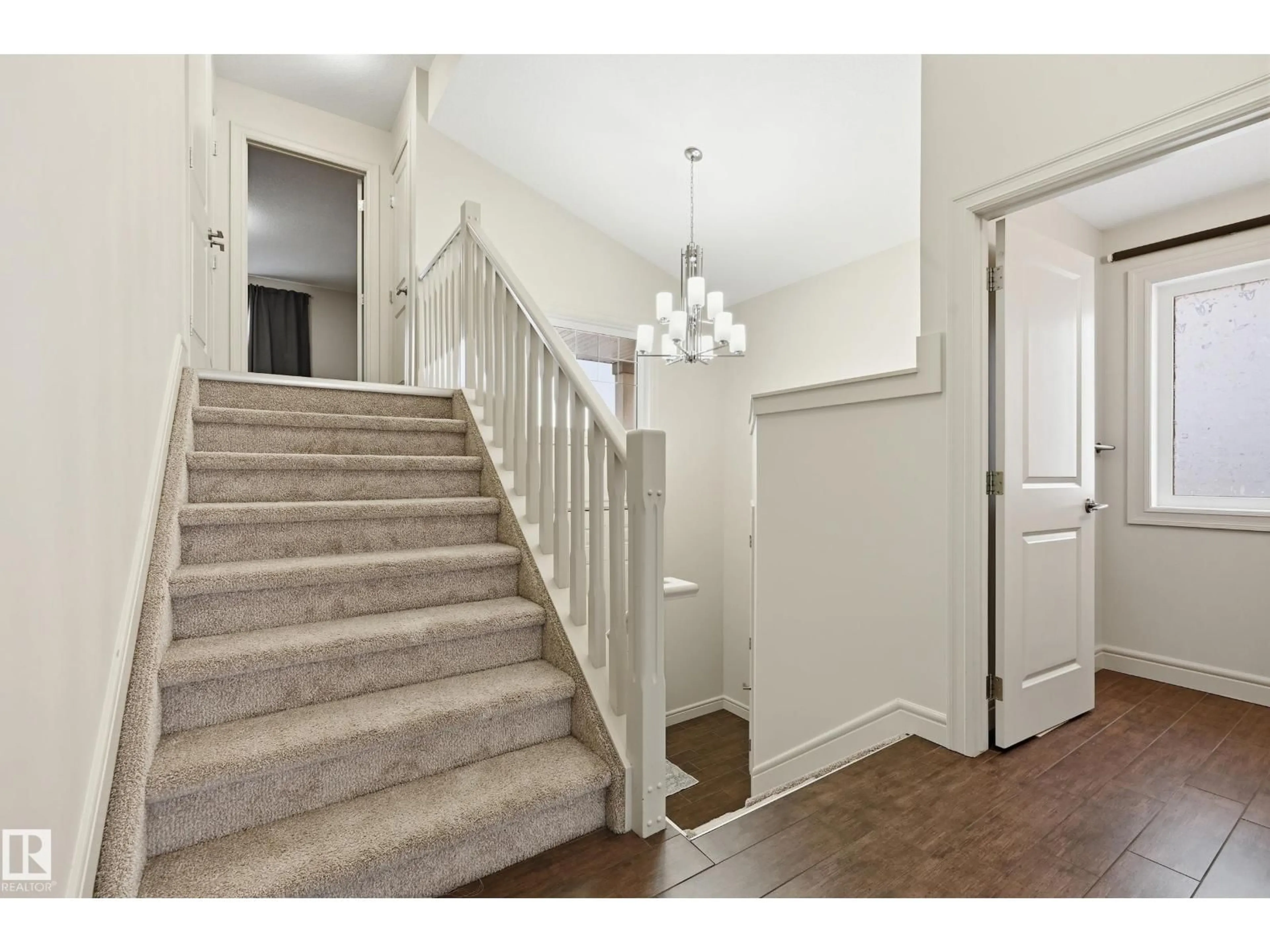 Unknown for 1346 CUNNINGHAM DR, Edmonton Alberta T6W0R8