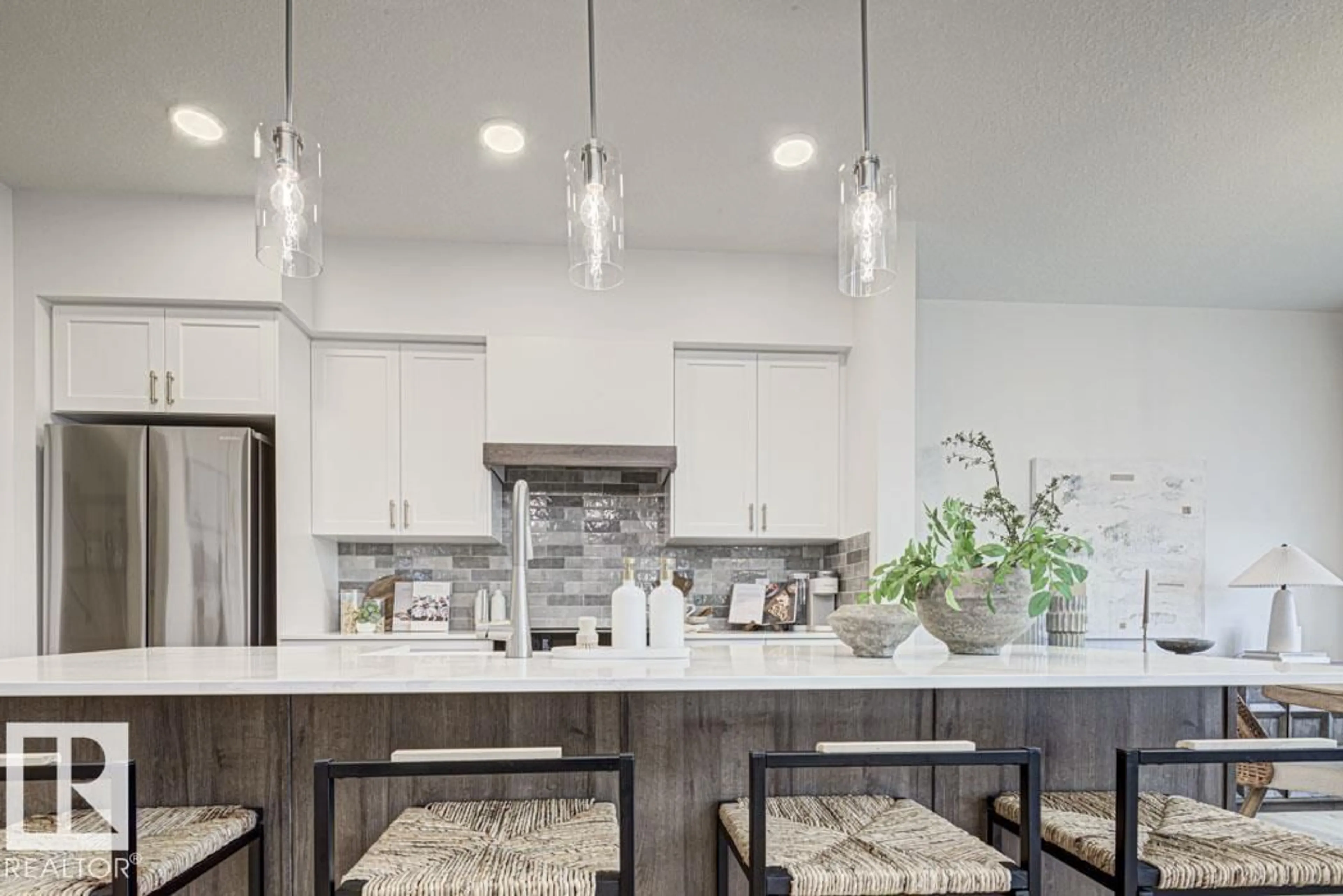 Contemporary kitchen, unknown for 145 FICUS WY, Fort Saskatchewan Alberta T8L1X8