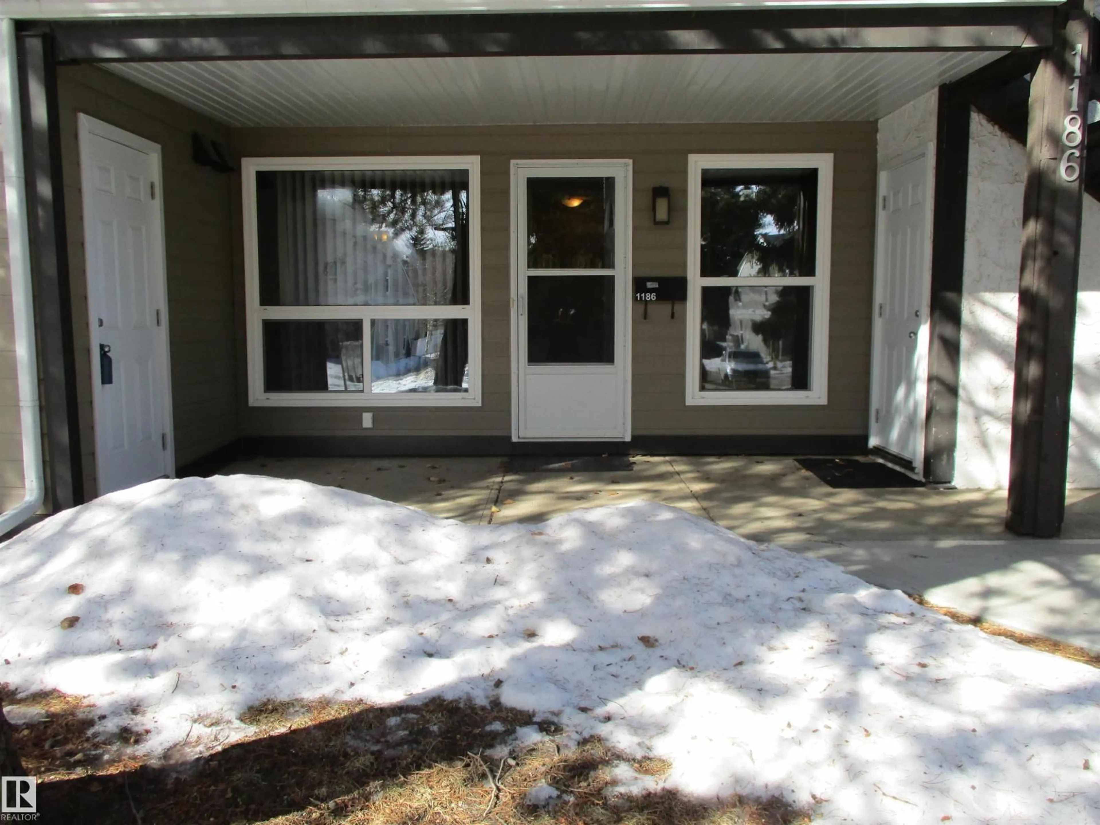 Unknown for 1186 SADDLEBACK RD, Edmonton Alberta T6J4Z4