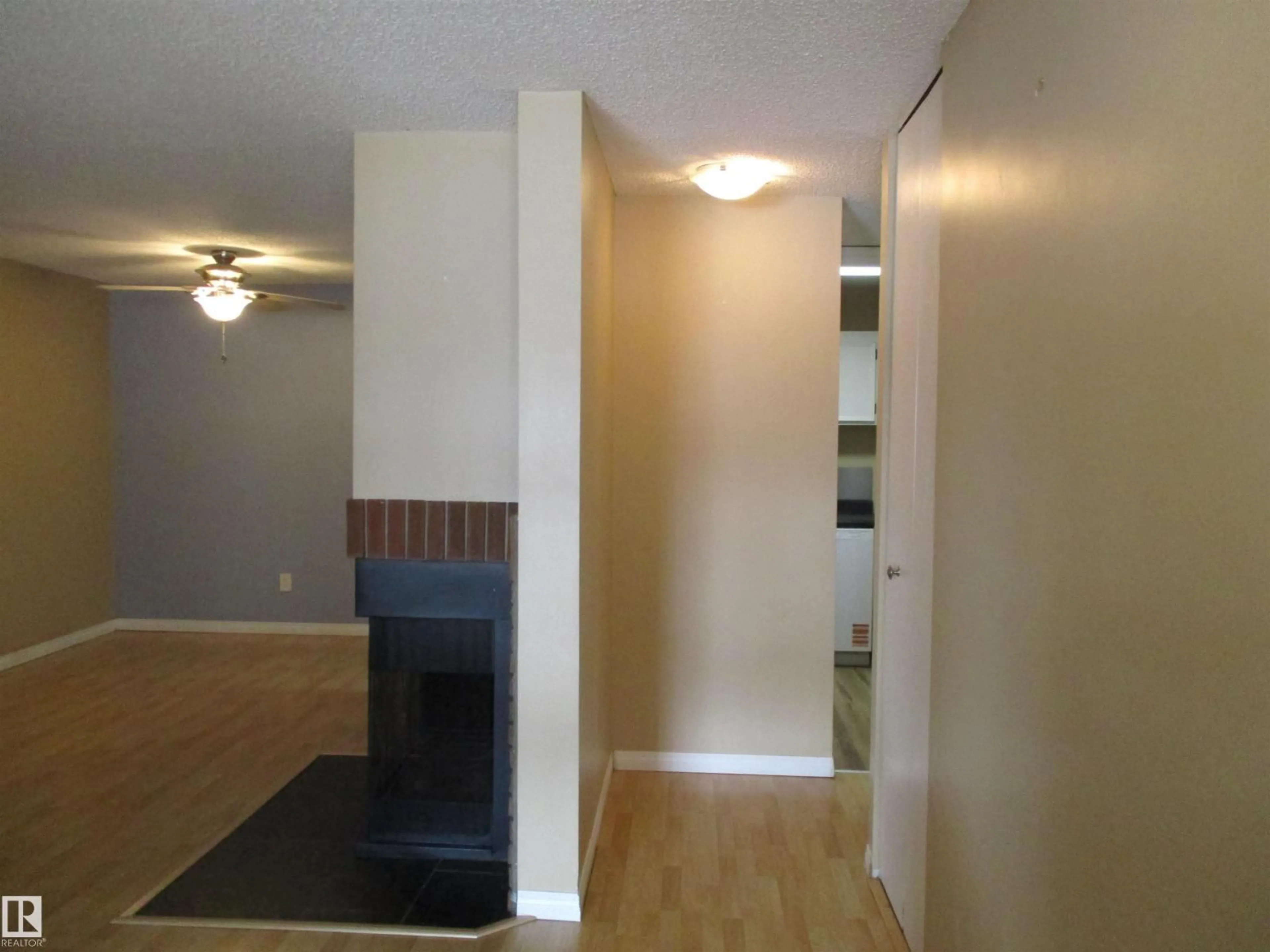 A pic of a room for 1186 SADDLEBACK RD, Edmonton Alberta T6J4Z4