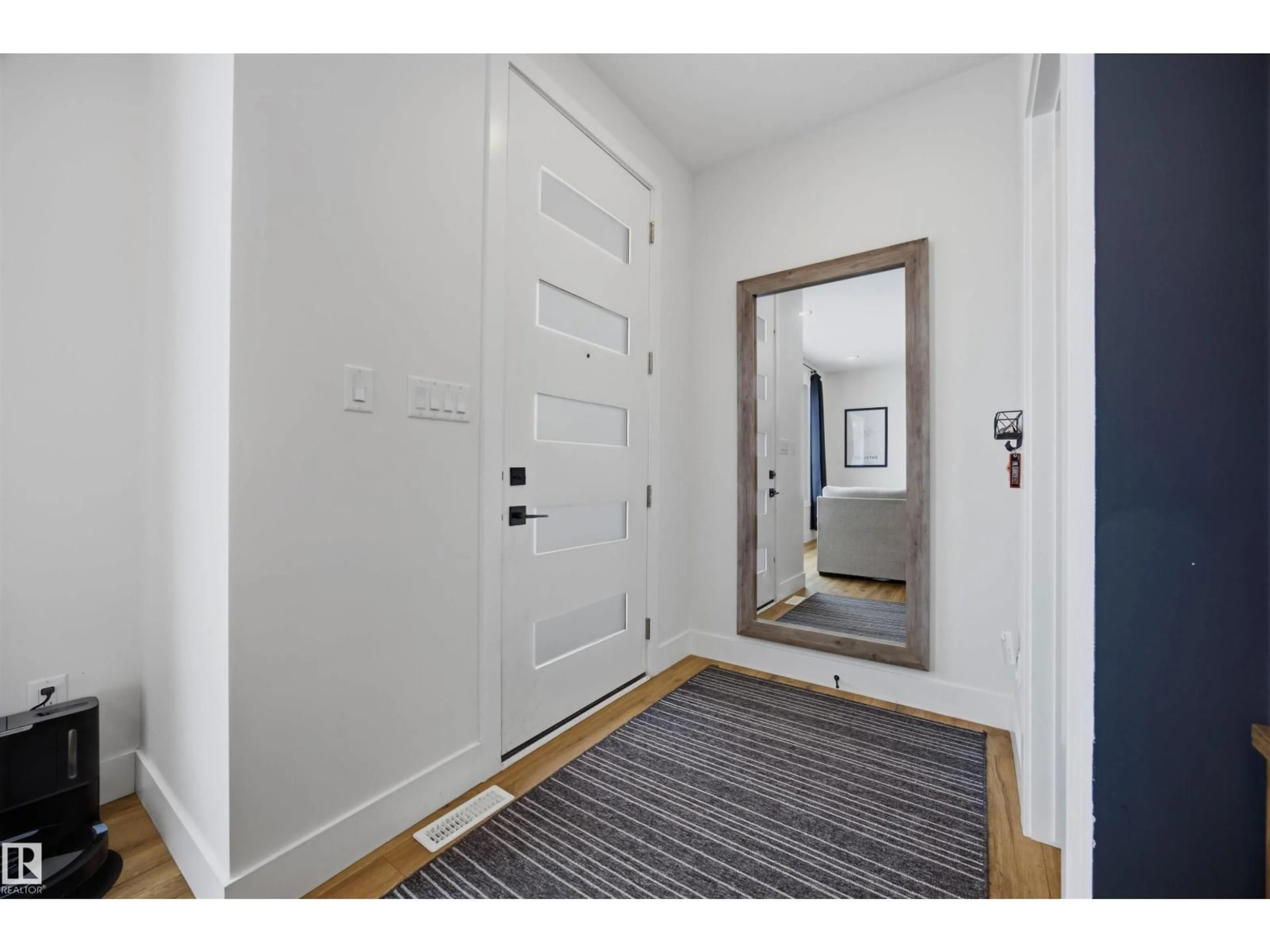 Indoor entryway for 35 DORAIS WY, Fort Saskatchewan Alberta T8L0Y9