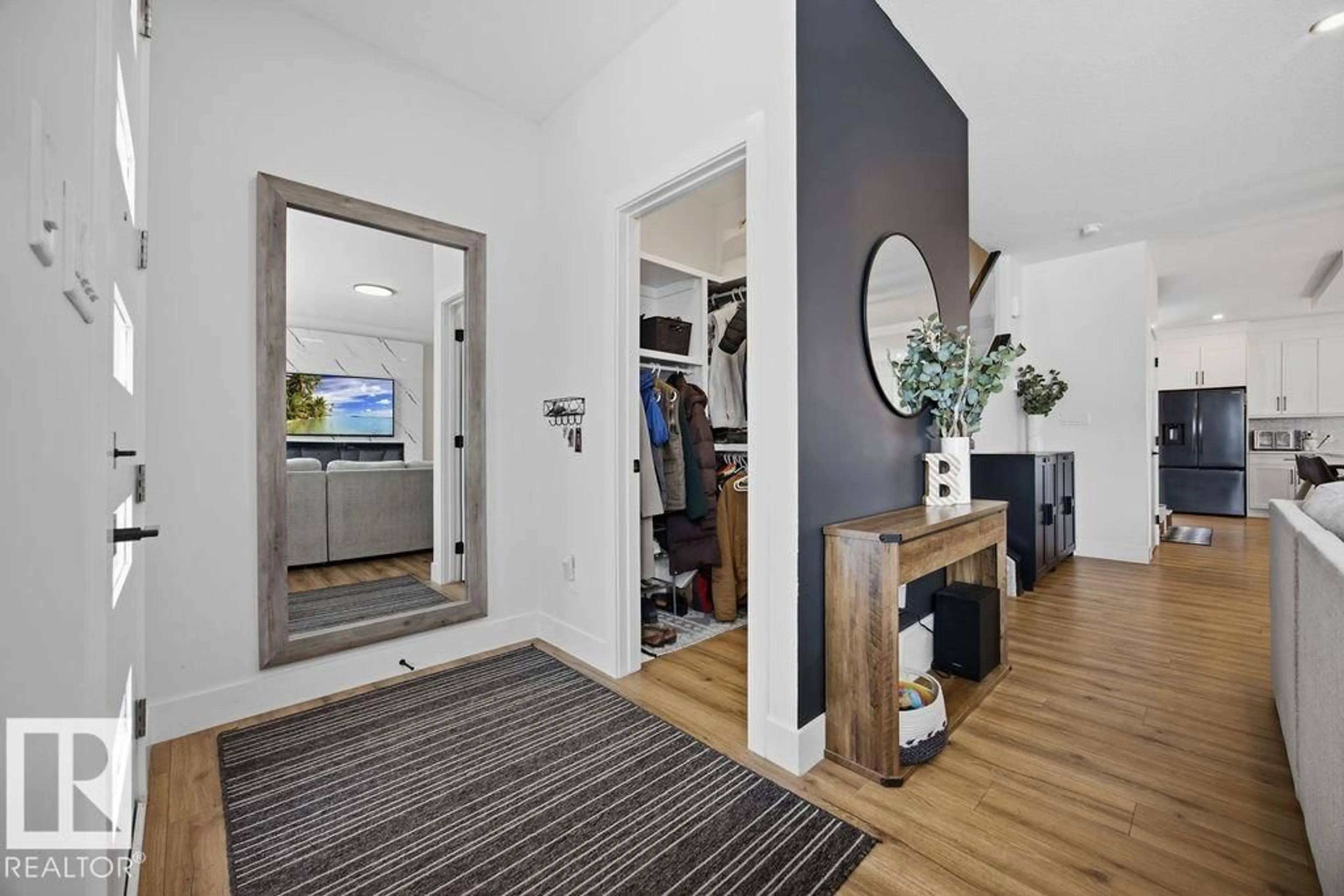 Indoor entryway for 35 DORAIS WY, Fort Saskatchewan Alberta T8L0Y9