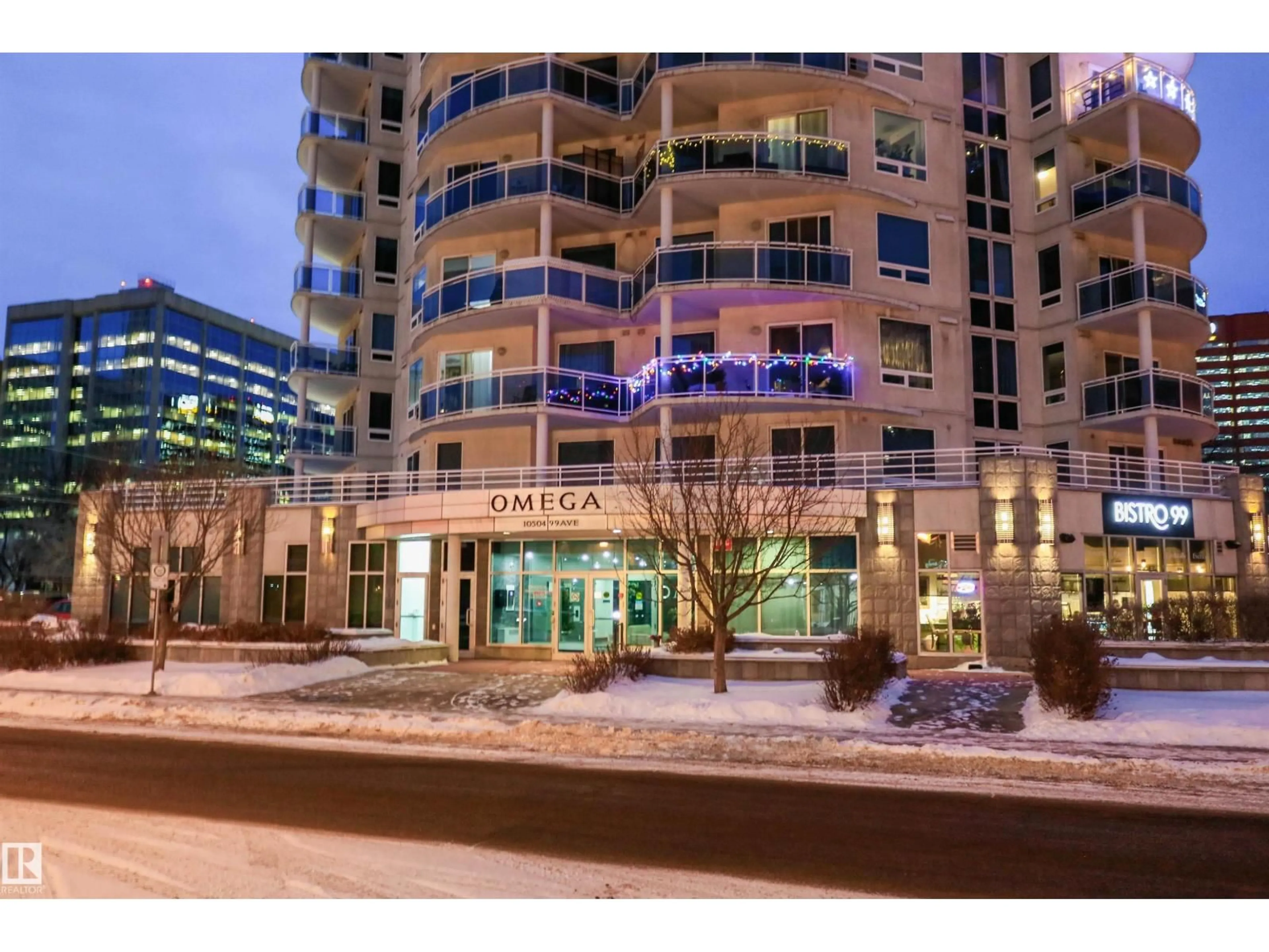 Indoor foyer for #902 - 10504 99 AV, Edmonton Alberta T5K1B2