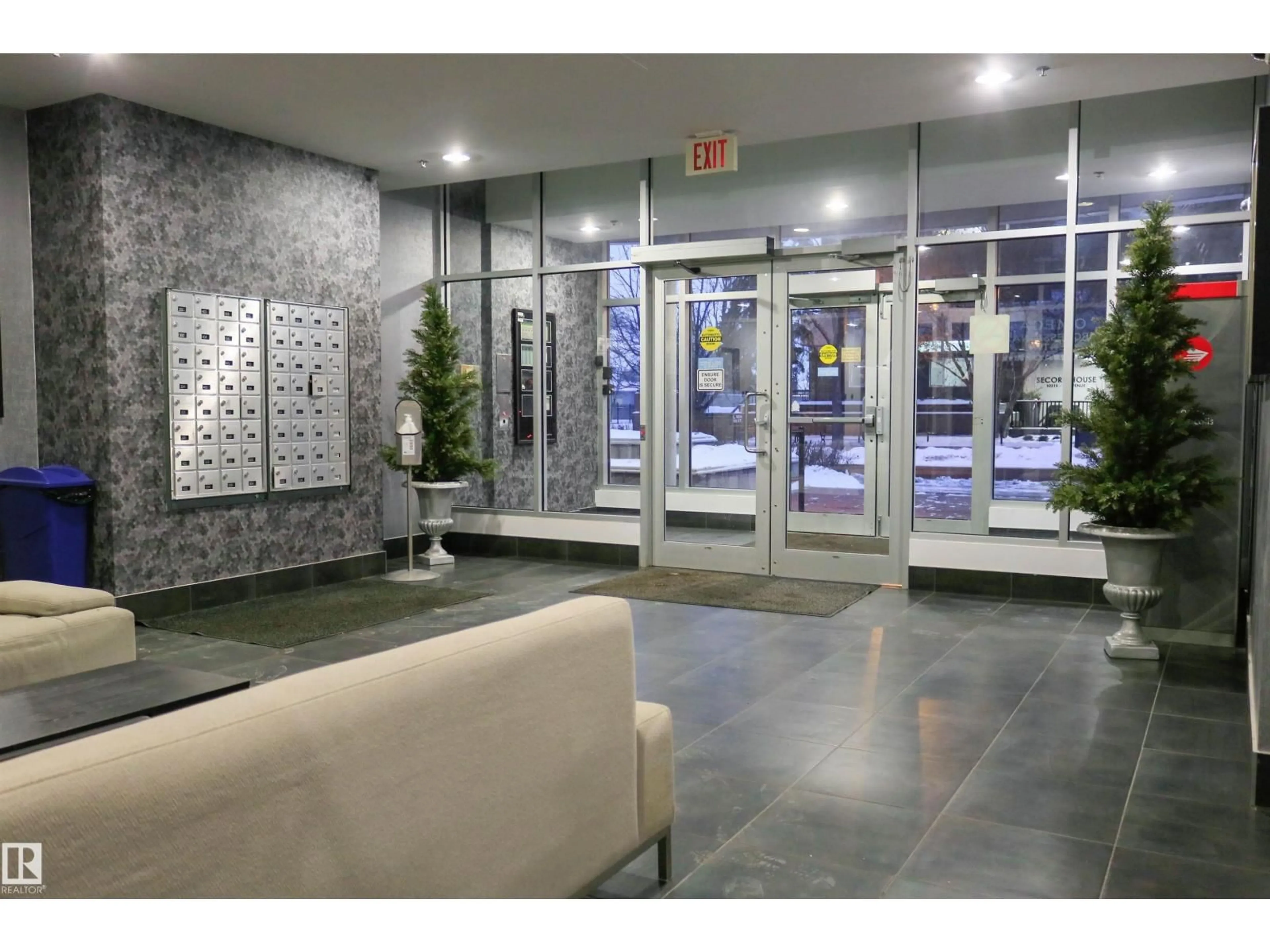 Lobby for #902 - 10504 99 AV, Edmonton Alberta T5K1B2