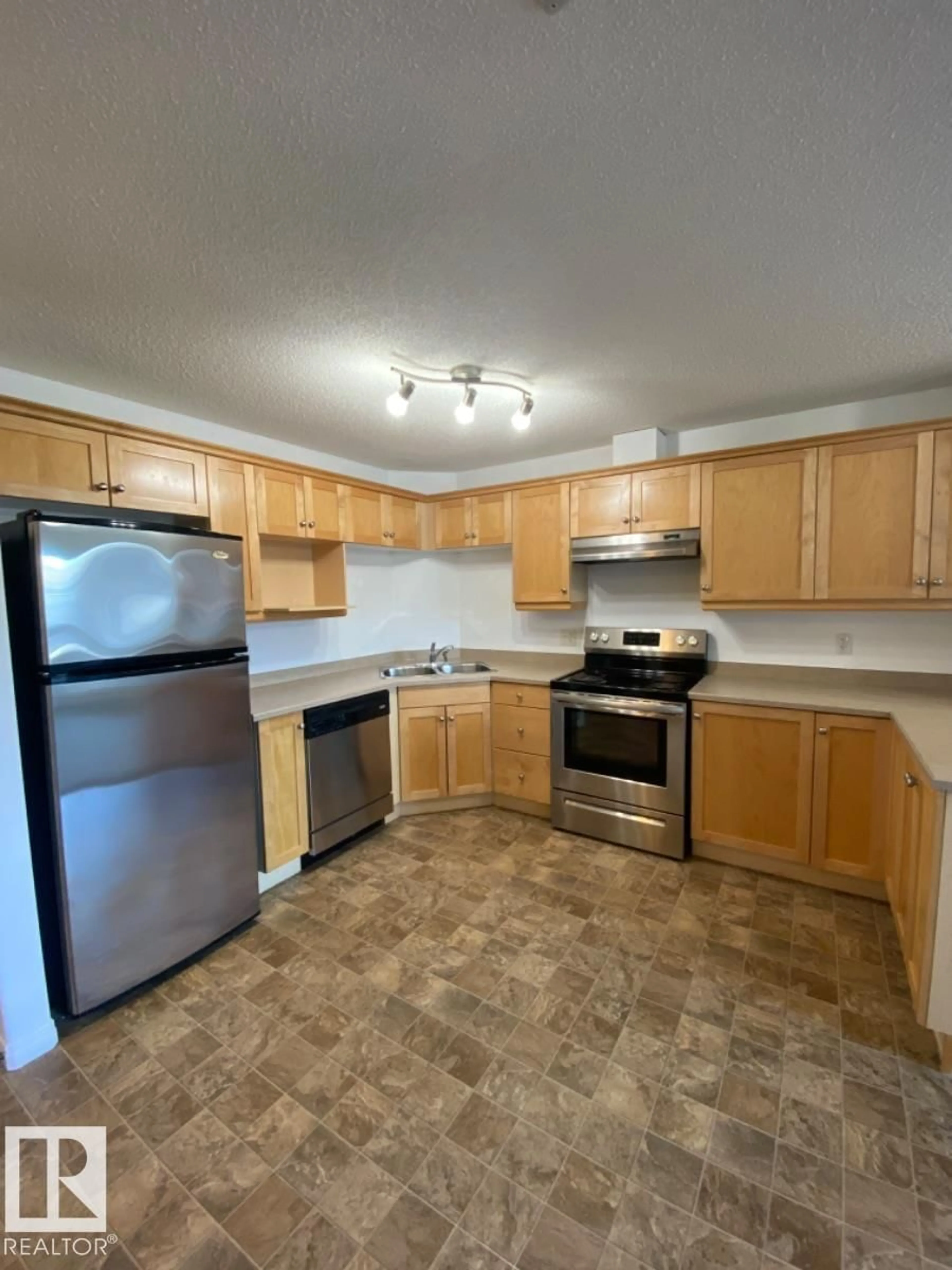 Standard kitchen, unknown for 7331 - 6329 SOUTH TERWILLEGAR DR, Edmonton Alberta T6R0L9