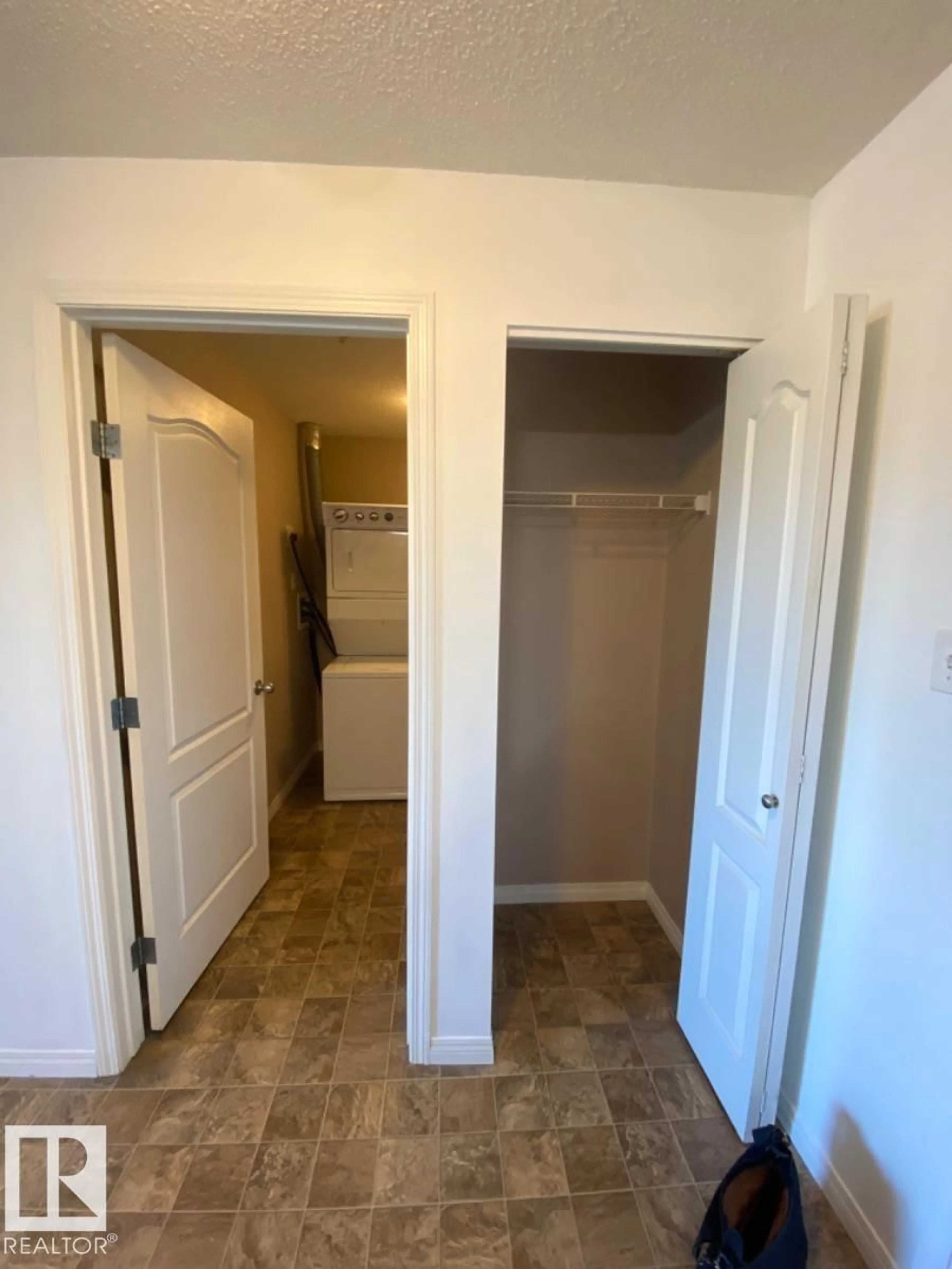 Unknown for 7331 - 6329 SOUTH TERWILLEGAR DR, Edmonton Alberta T6R0L9