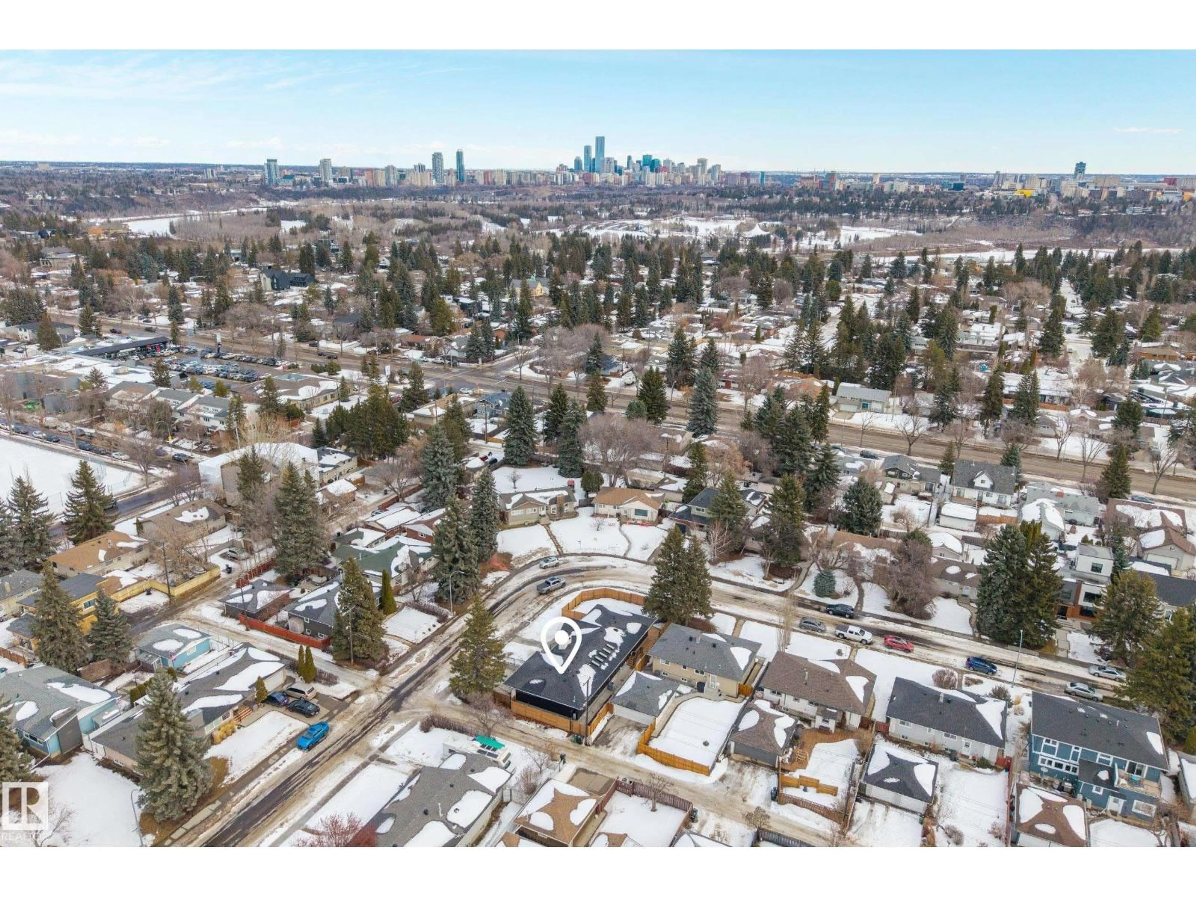 A pic from outside/outdoor area/front of a property/back of a property/a pic from drone, city buildings view from balcony for 14313 90A AV, Edmonton Alberta T5R4X7