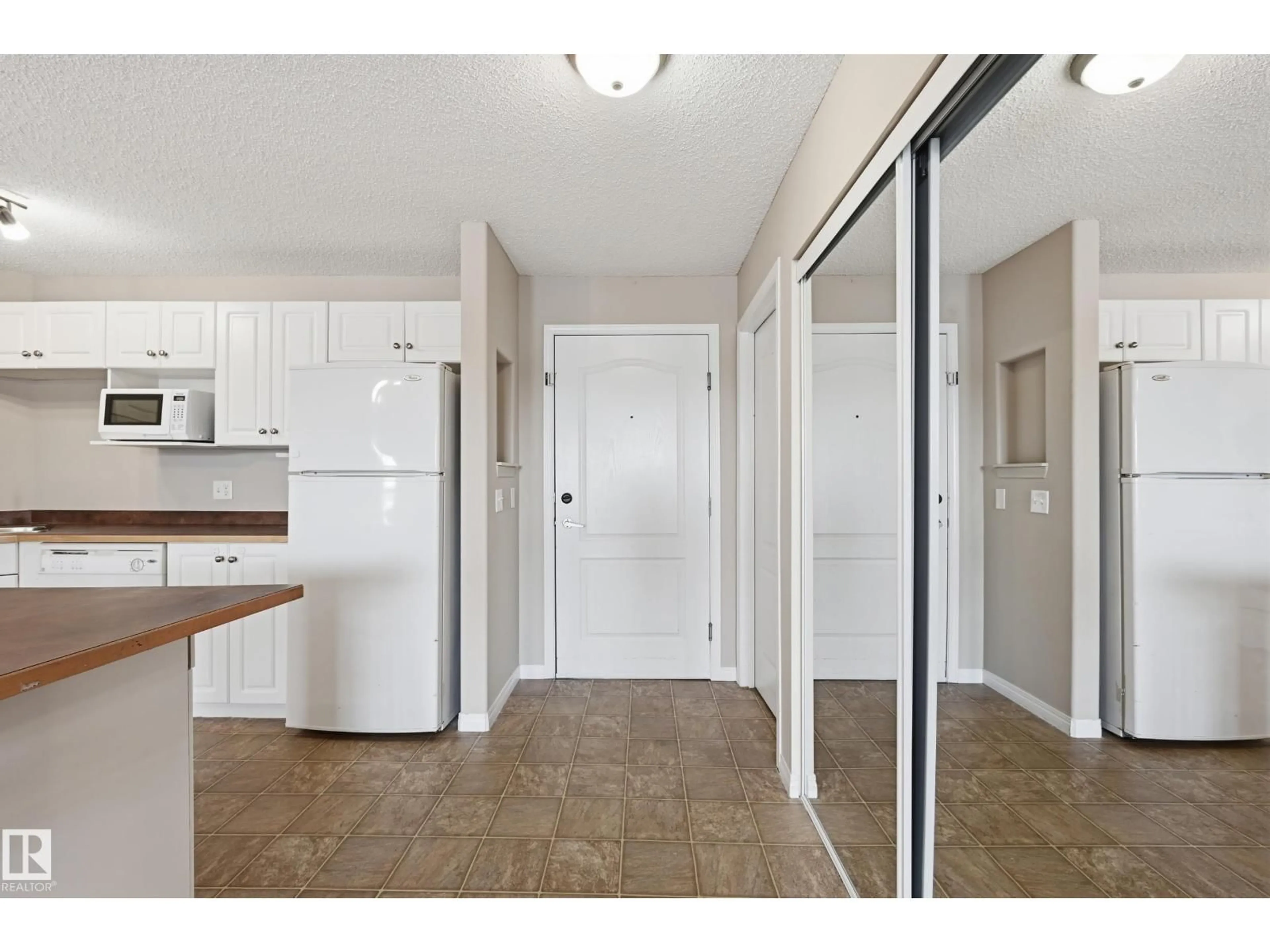 Unknown for 5350 - 105 199 ST, Edmonton Alberta T6M0A5