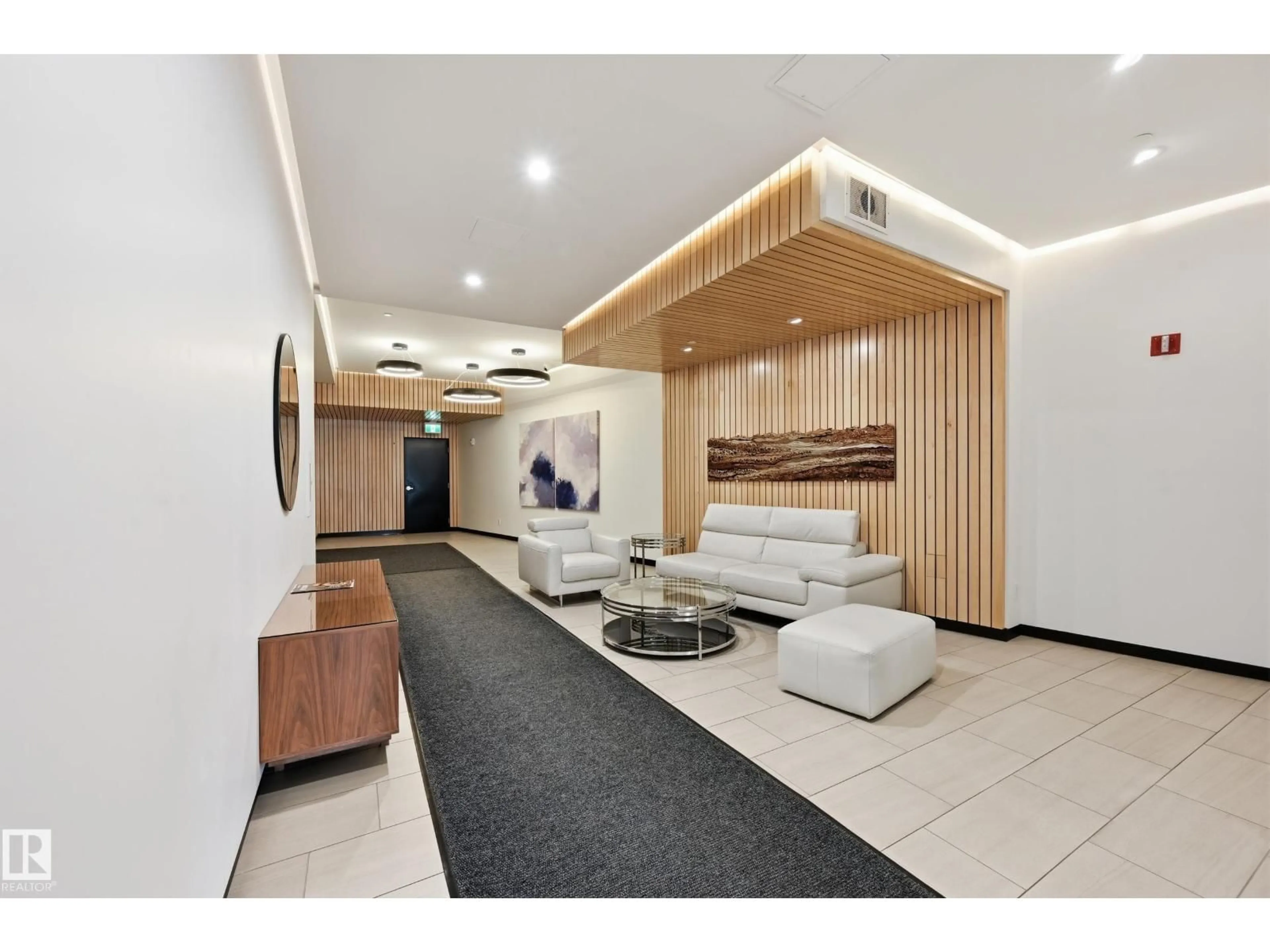 Indoor foyer for #306 - 10028 119 ST, Edmonton Alberta T5K1Y8