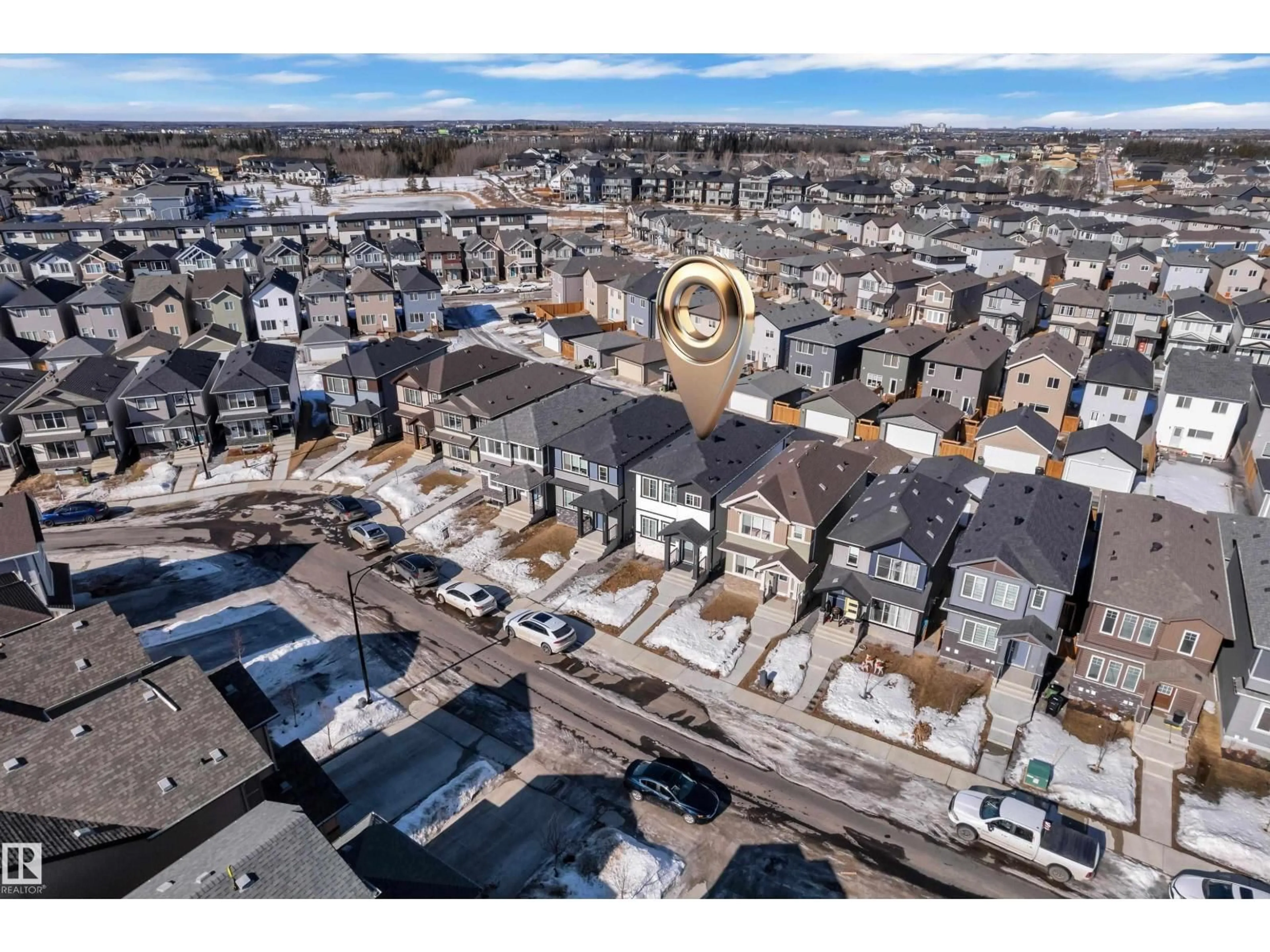 A pic from outside/outdoor area/front of a property/back of a property/a pic from drone, street for 9548 CARSON BEND SW, Edmonton Alberta T6W5H6