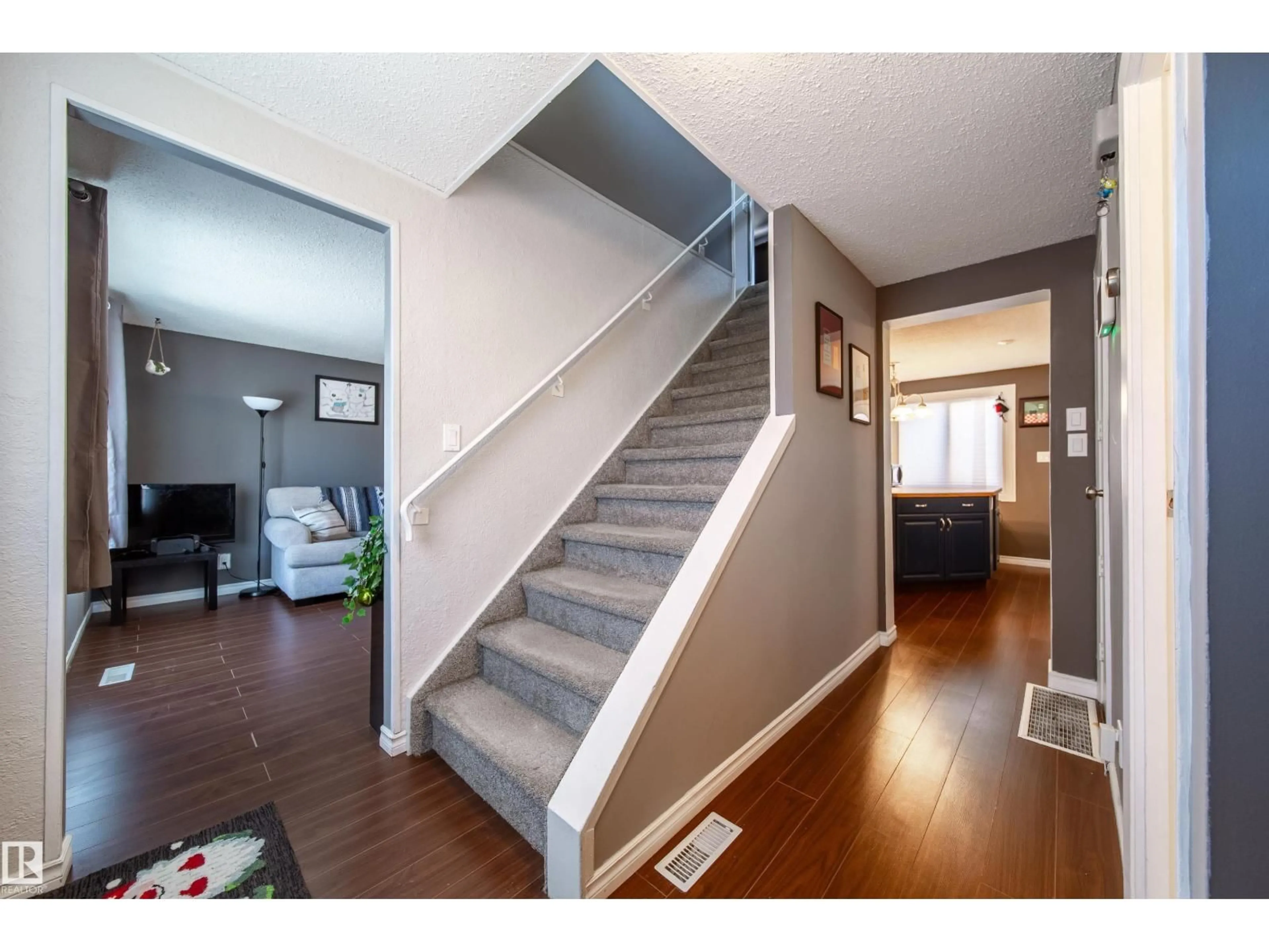 Stairs for 72 RIDGEWOOD, St. Albert Alberta T8N0E9