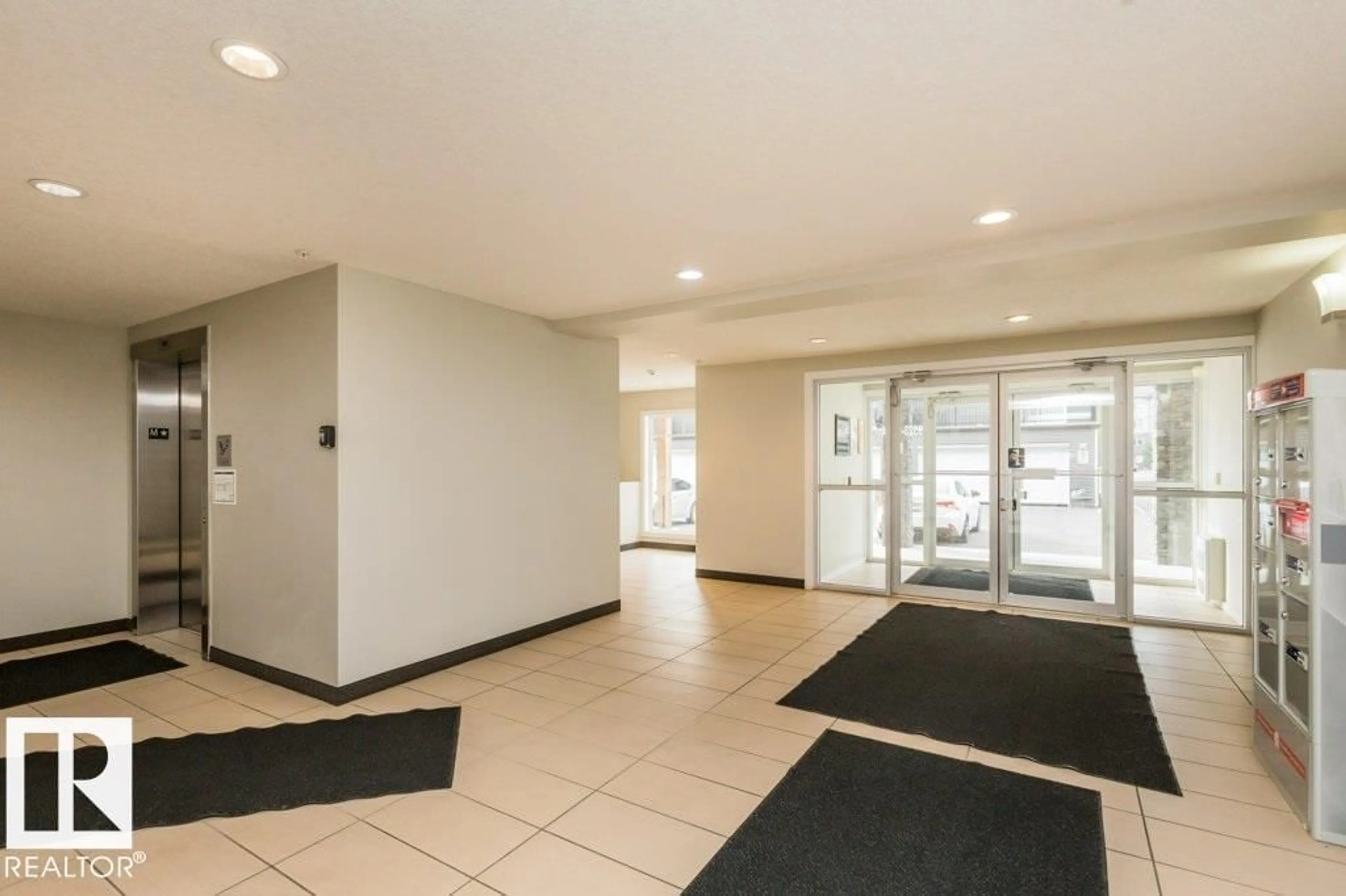 Indoor foyer for 410 9523 160 AV, Edmonton Alberta T5Z0N1