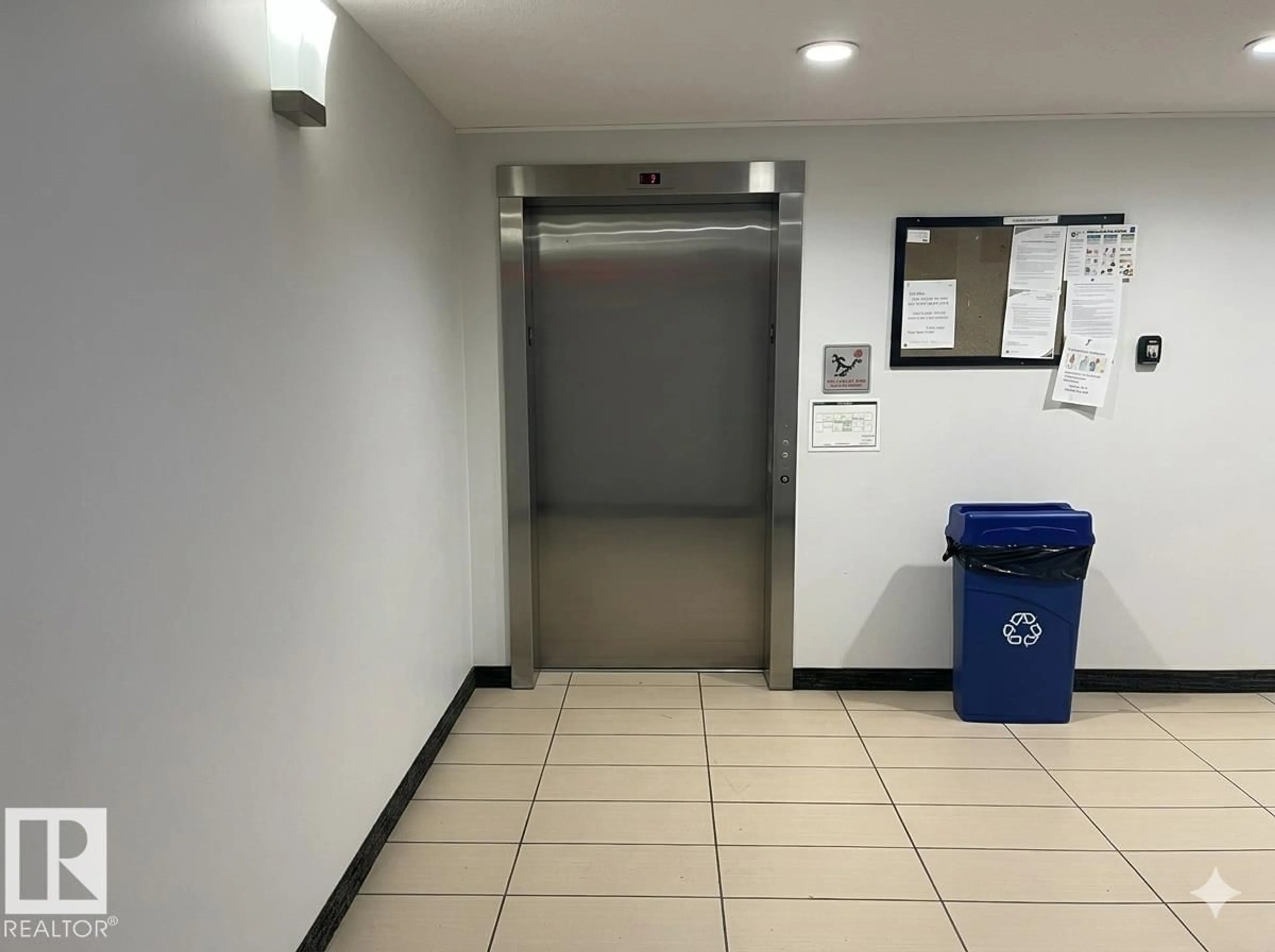 Indoor foyer for 410 9523 160 AV, Edmonton Alberta T5Z0N1